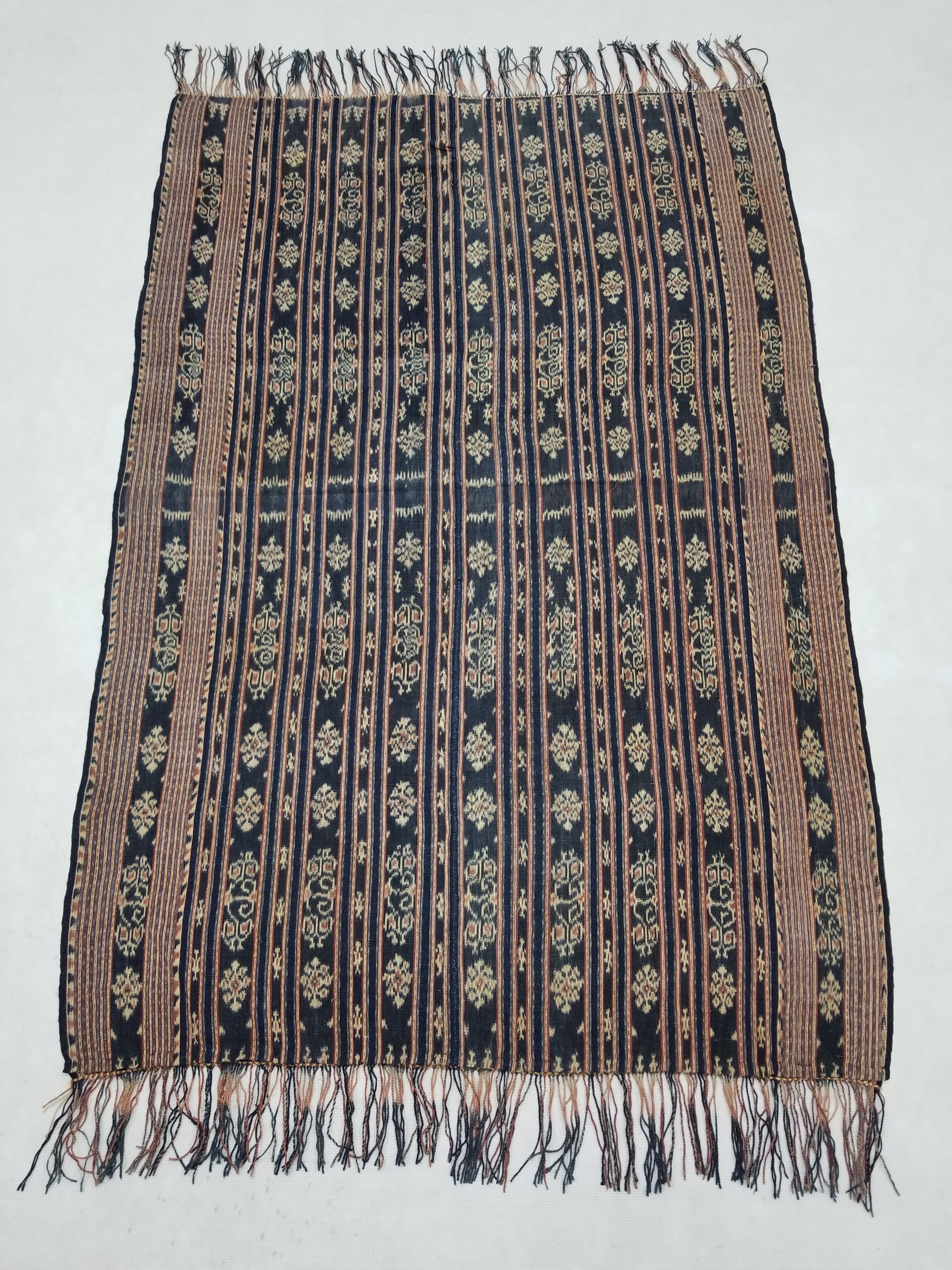 Vintage Indonesian Sawu Handwoven Ikat Tenun Textile 167x111cm
