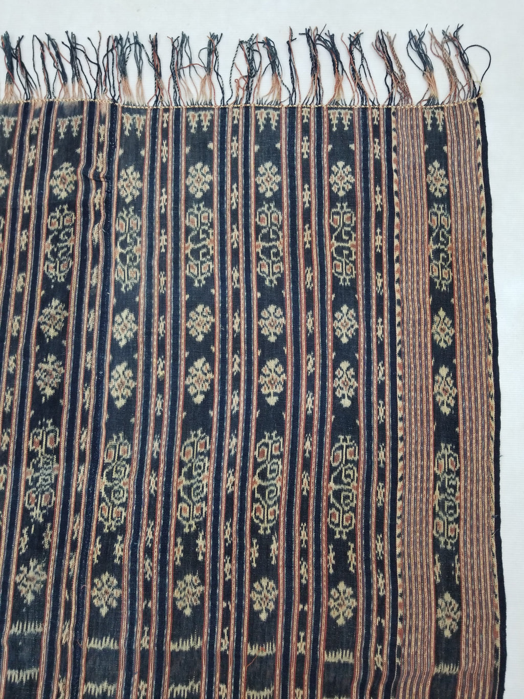 Vintage Indonesian Sawu Handwoven Ikat Tenun Textile 167x111cm