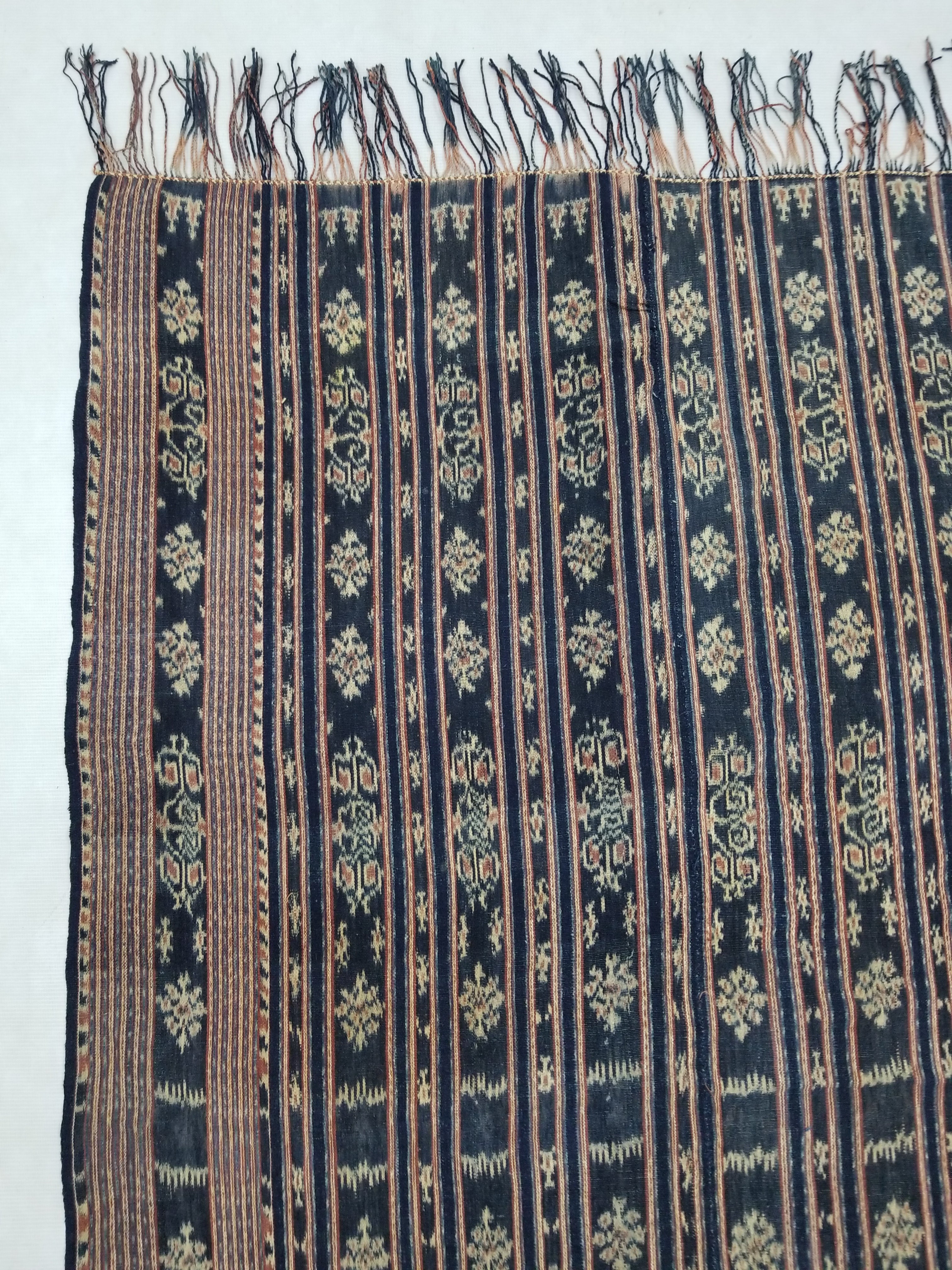 Vintage Indonesian Sawu Handwoven Ikat Tenun Textile 167x111cm