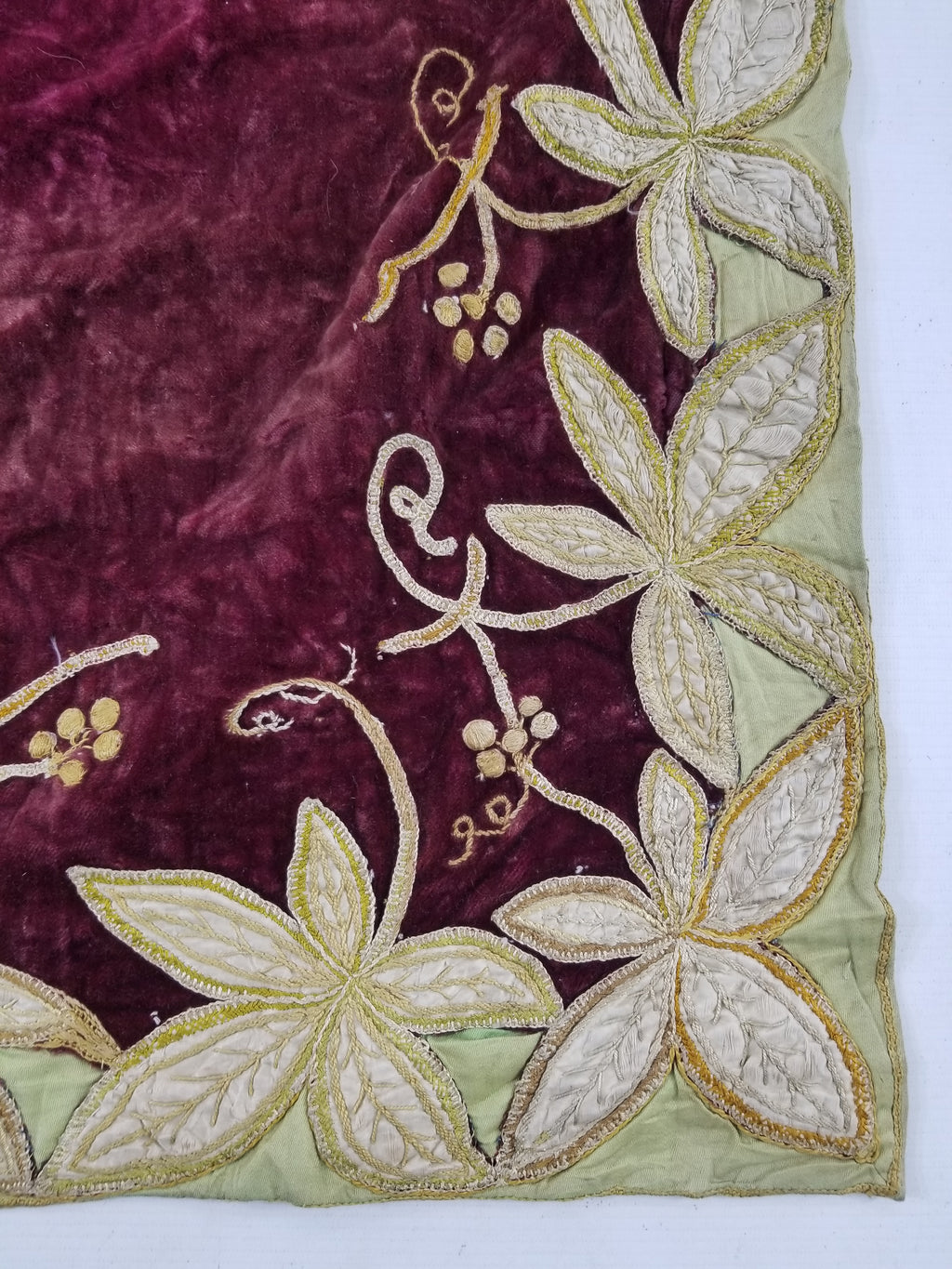 Antique Traditional Leaf Pattern Textile with Appliqué Work & Embroidery 107x71c