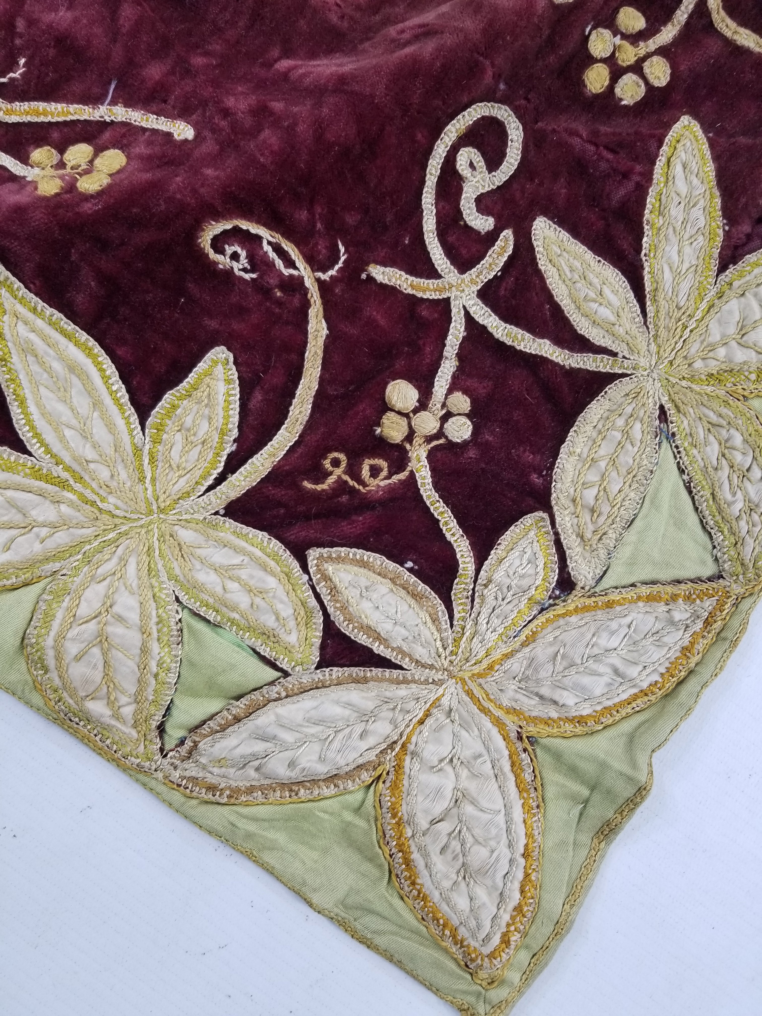 Antique Traditional Leaf Pattern Textile with Appliqué Work & Embroidery 107x71c