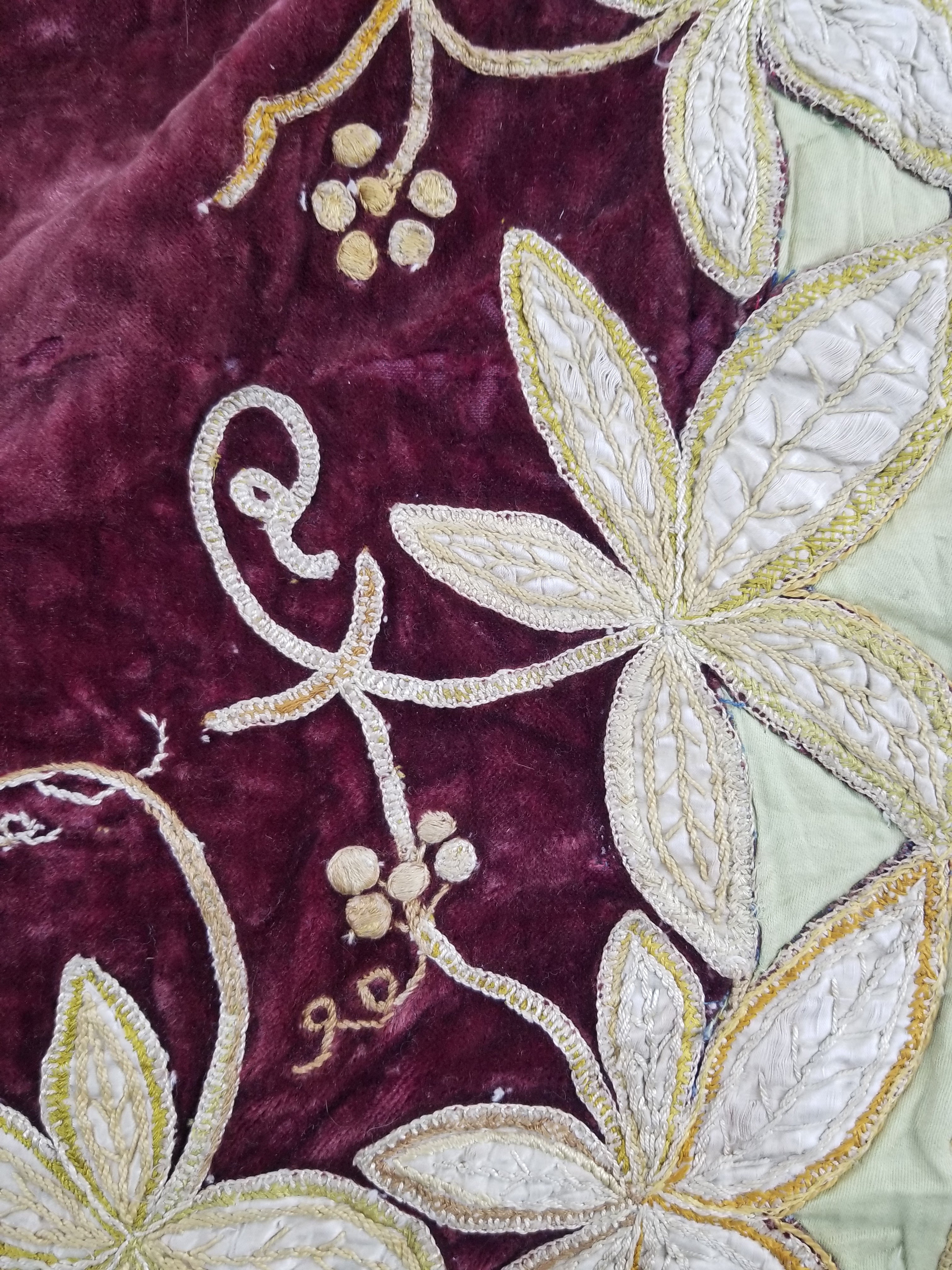 Antique Traditional Leaf Pattern Textile with Appliqué Work & Embroidery 107x71c
