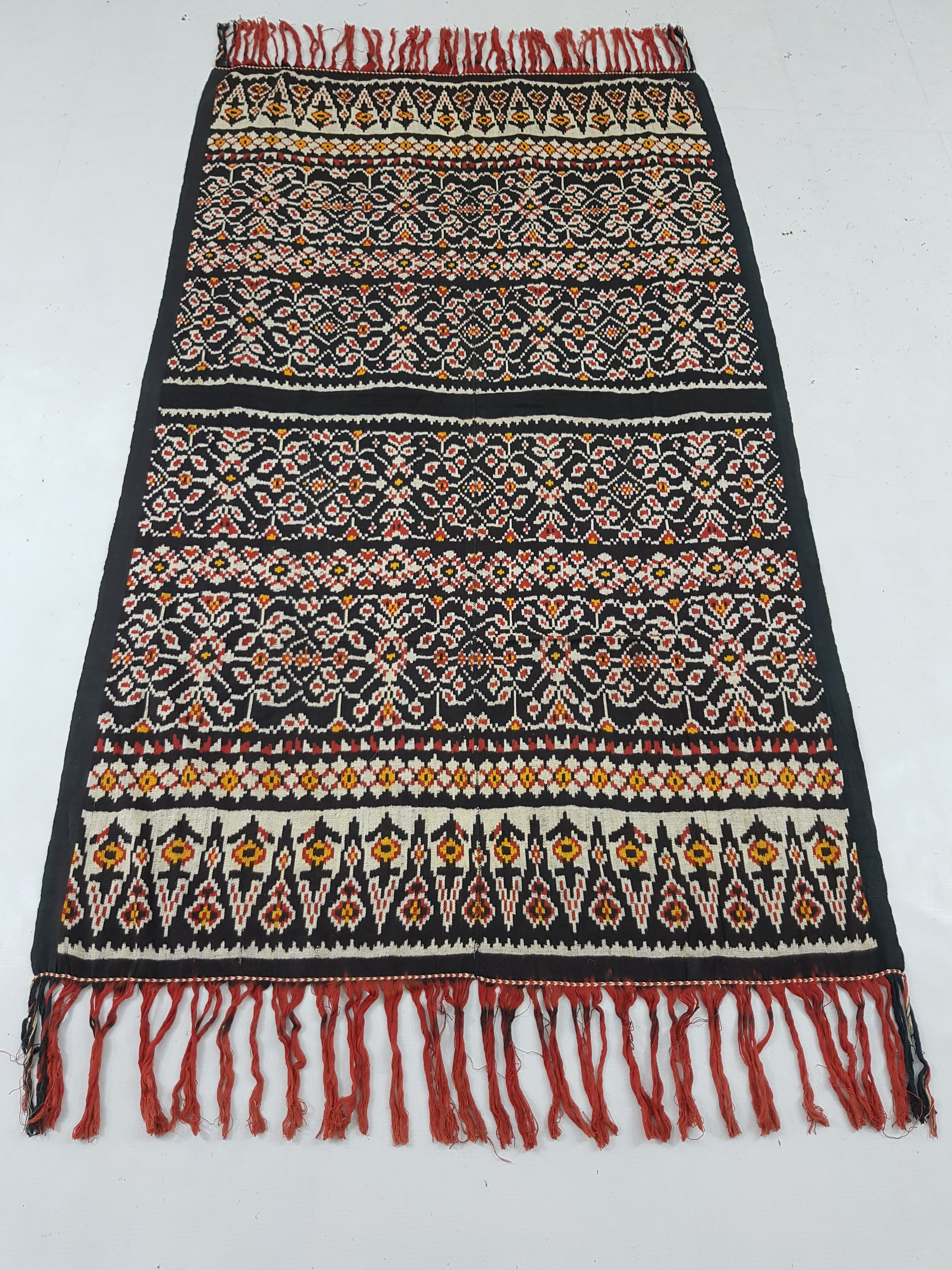 Vintage Indonesian Handwoven Tenun Ikat Vertical Seam Textile 152x88cm