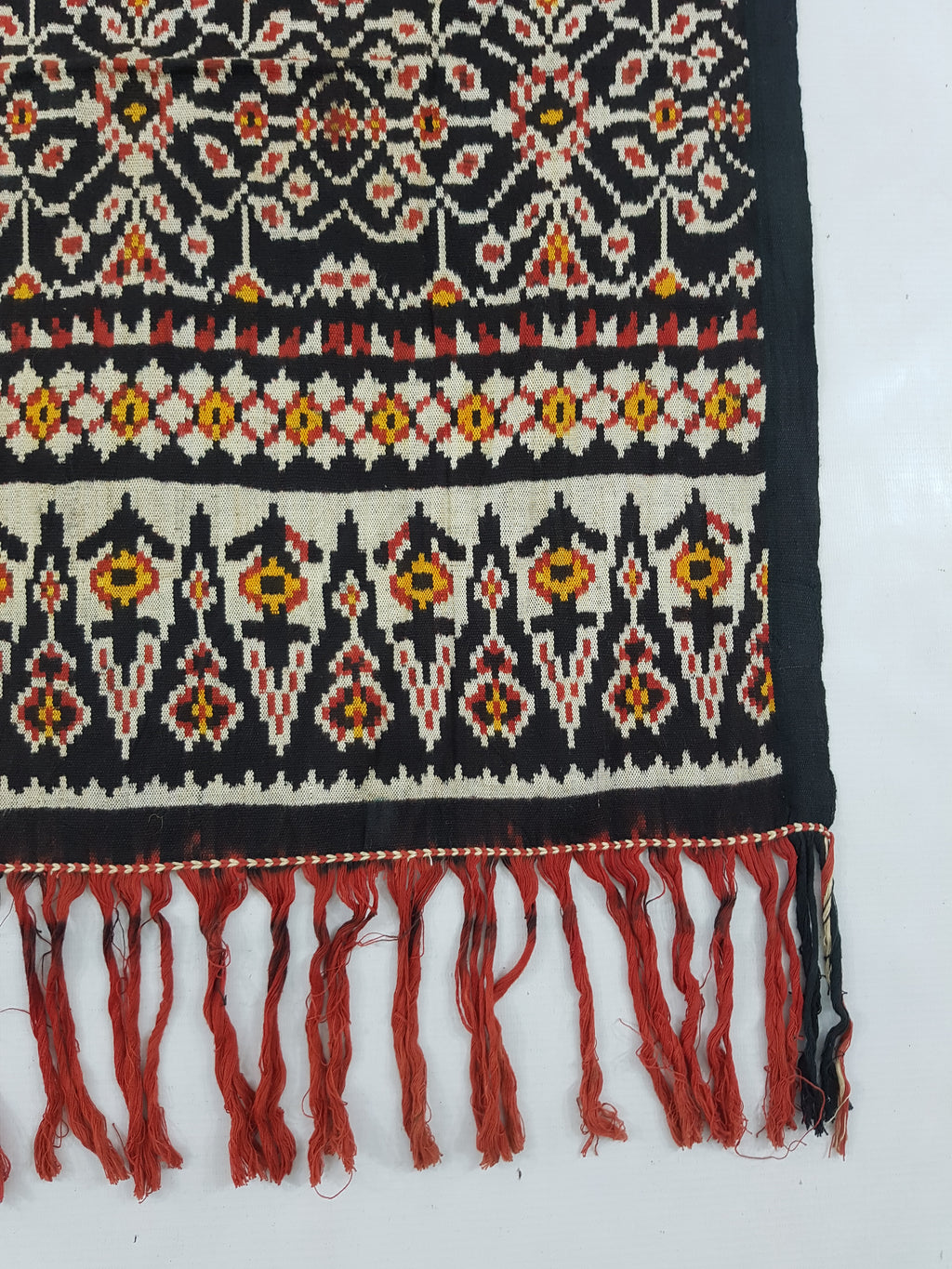 Vintage Indonesian Handwoven Tenun Ikat Vertical Seam Textile 152x88cm