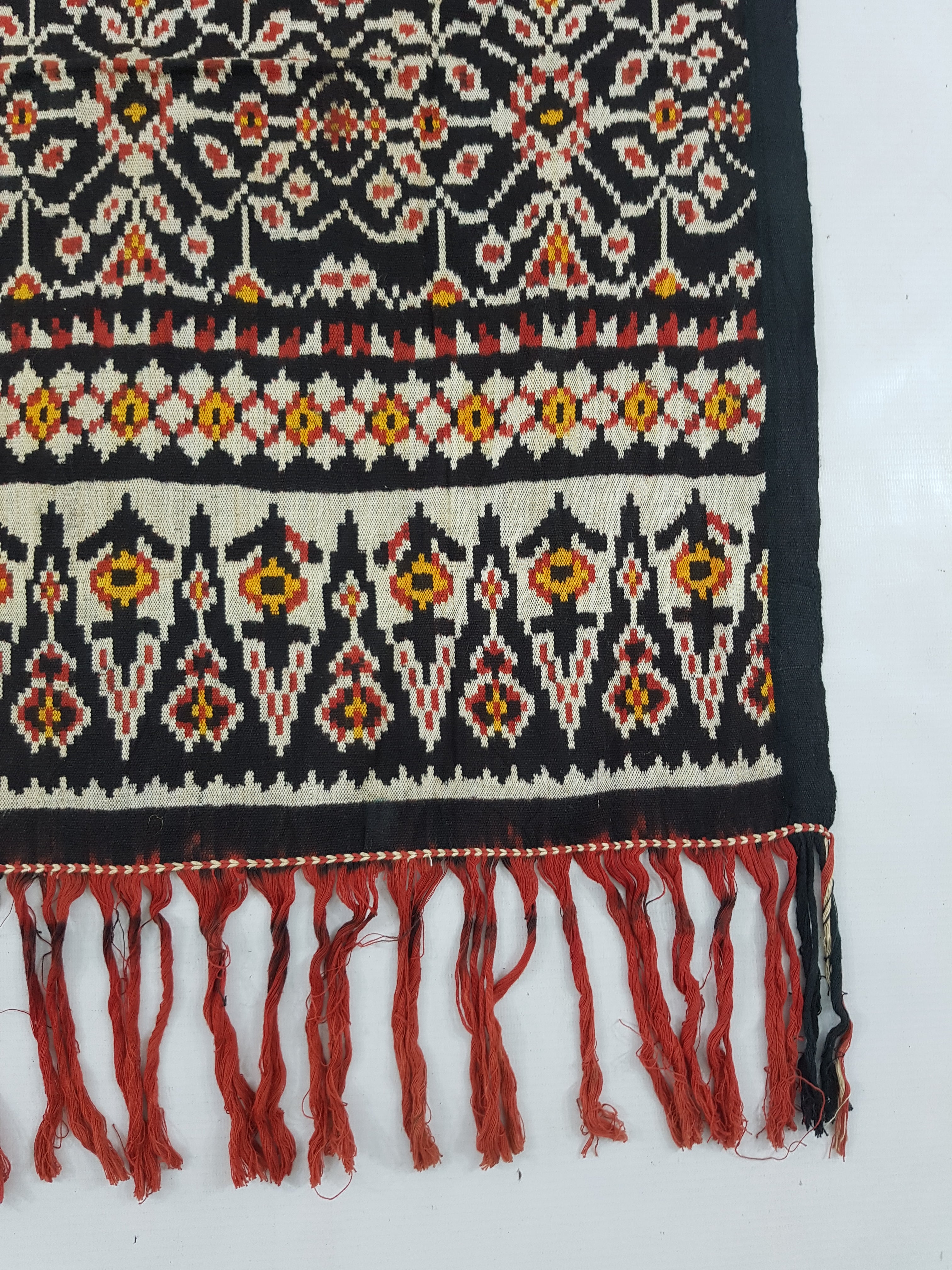 Vintage Indonesian Handwoven Tenun Ikat Vertical Seam Textile 152x88cm