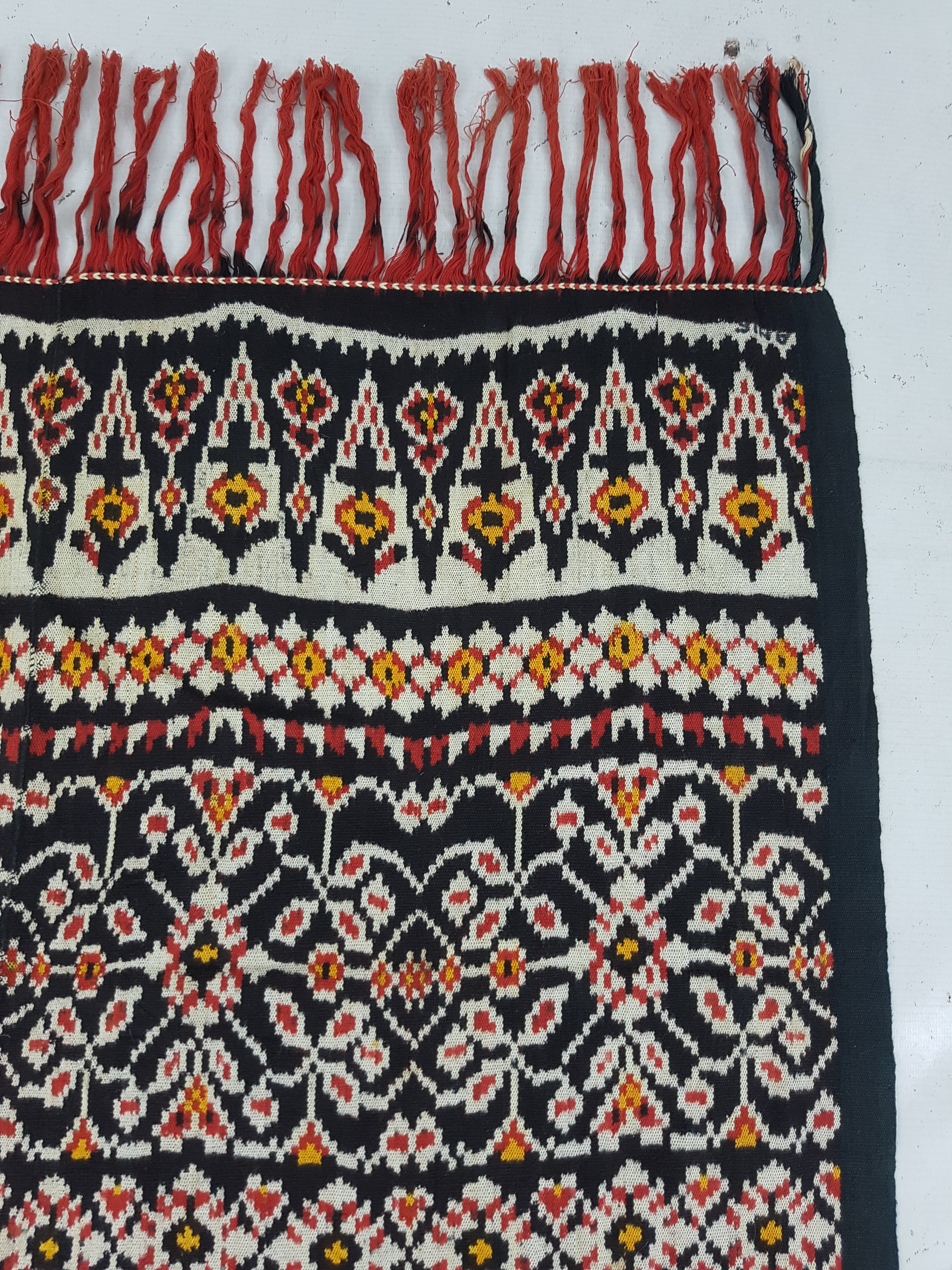 Vintage Indonesian Handwoven Tenun Ikat Vertical Seam Textile 152x88cm