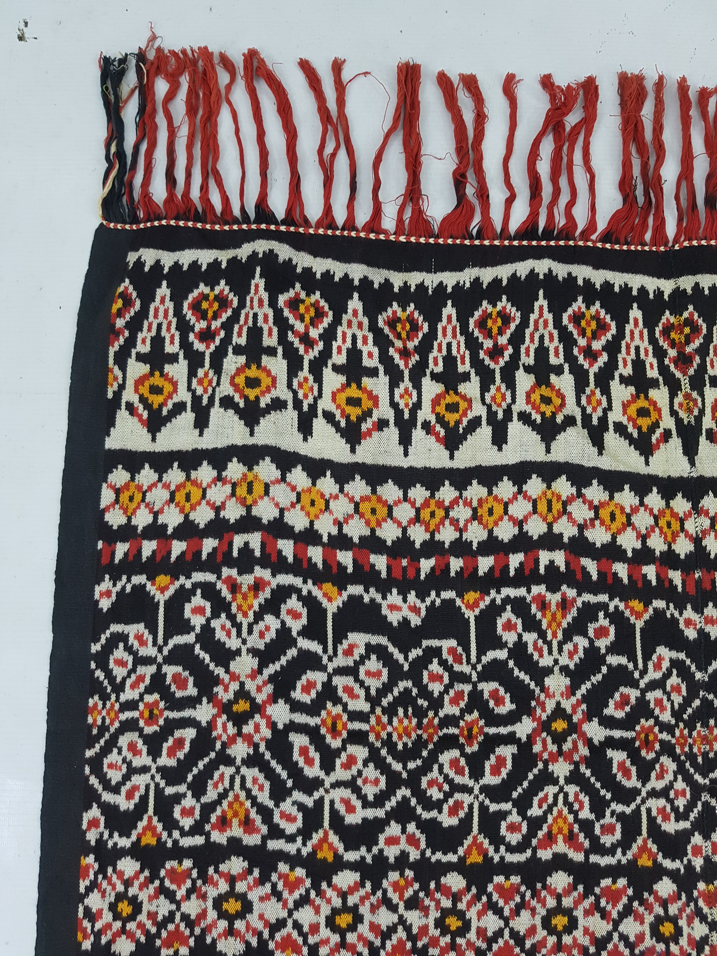 Vintage Indonesian Handwoven Tenun Ikat Vertical Seam Textile 152x88cm