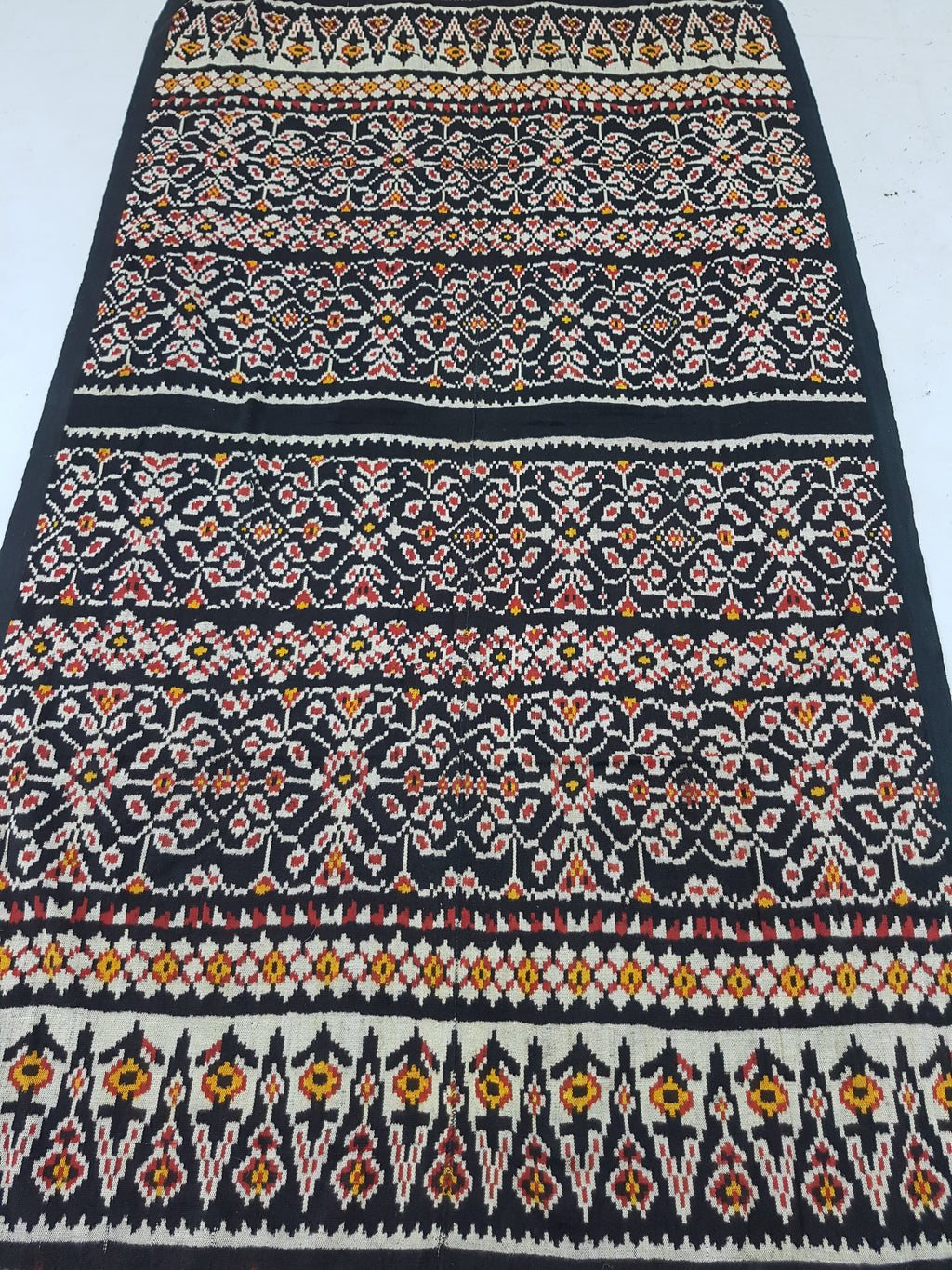 Vintage Indonesian Handwoven Tenun Ikat Vertical Seam Textile 152x88cm