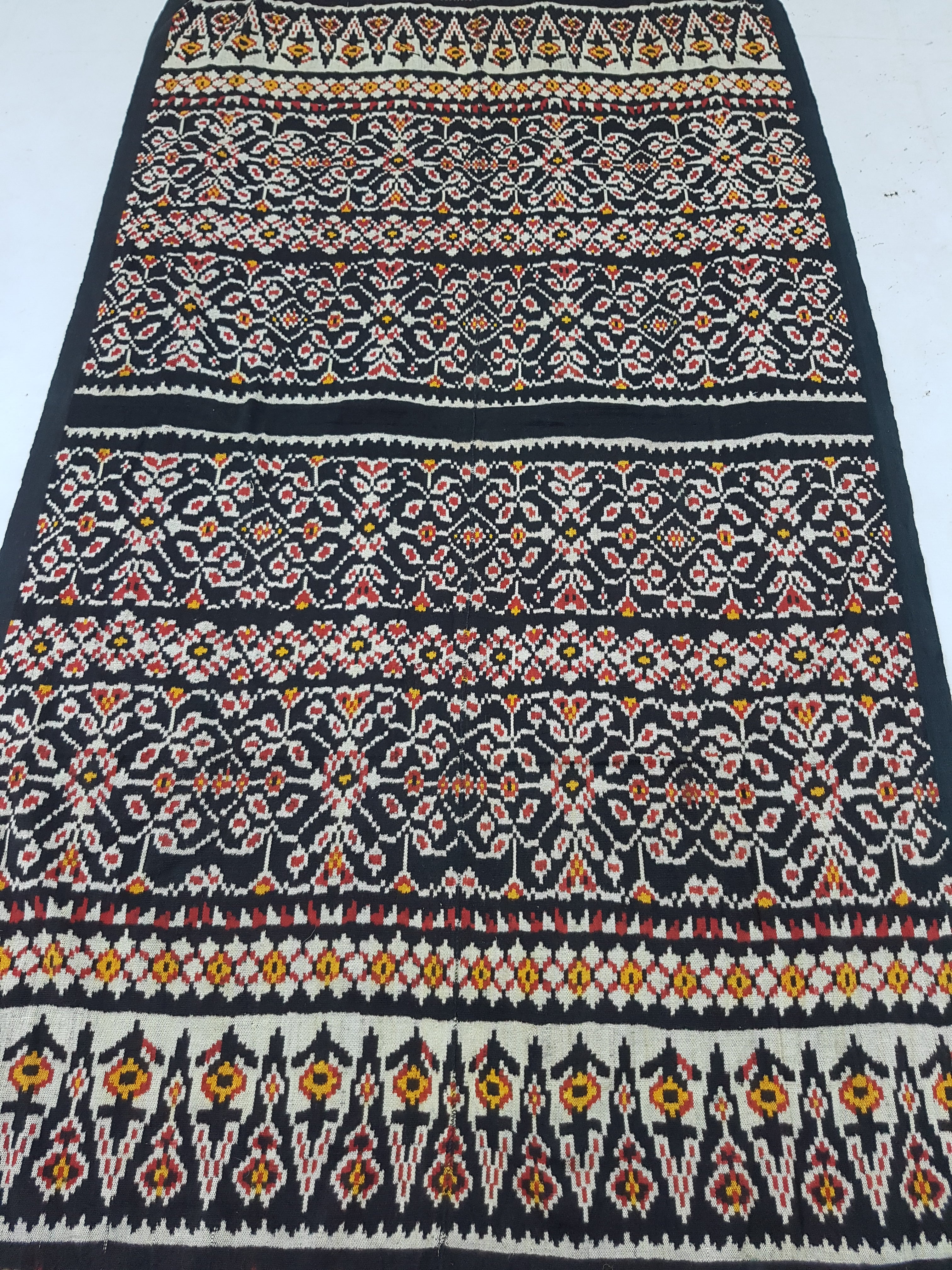Vintage Indonesian Handwoven Tenun Ikat Vertical Seam Textile 152x88cm