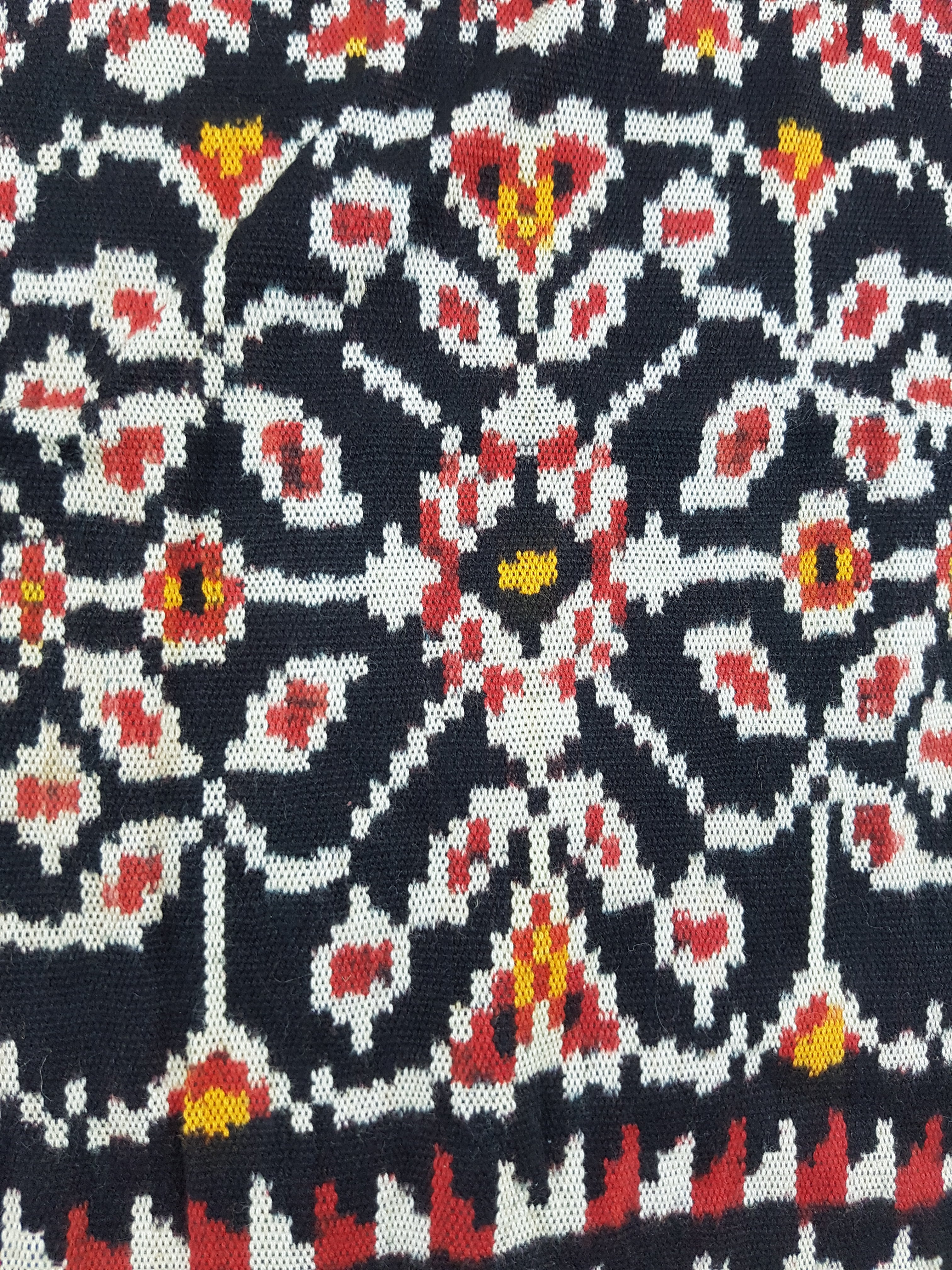 Vintage Indonesian Handwoven Tenun Ikat Vertical Seam Textile 152x88cm