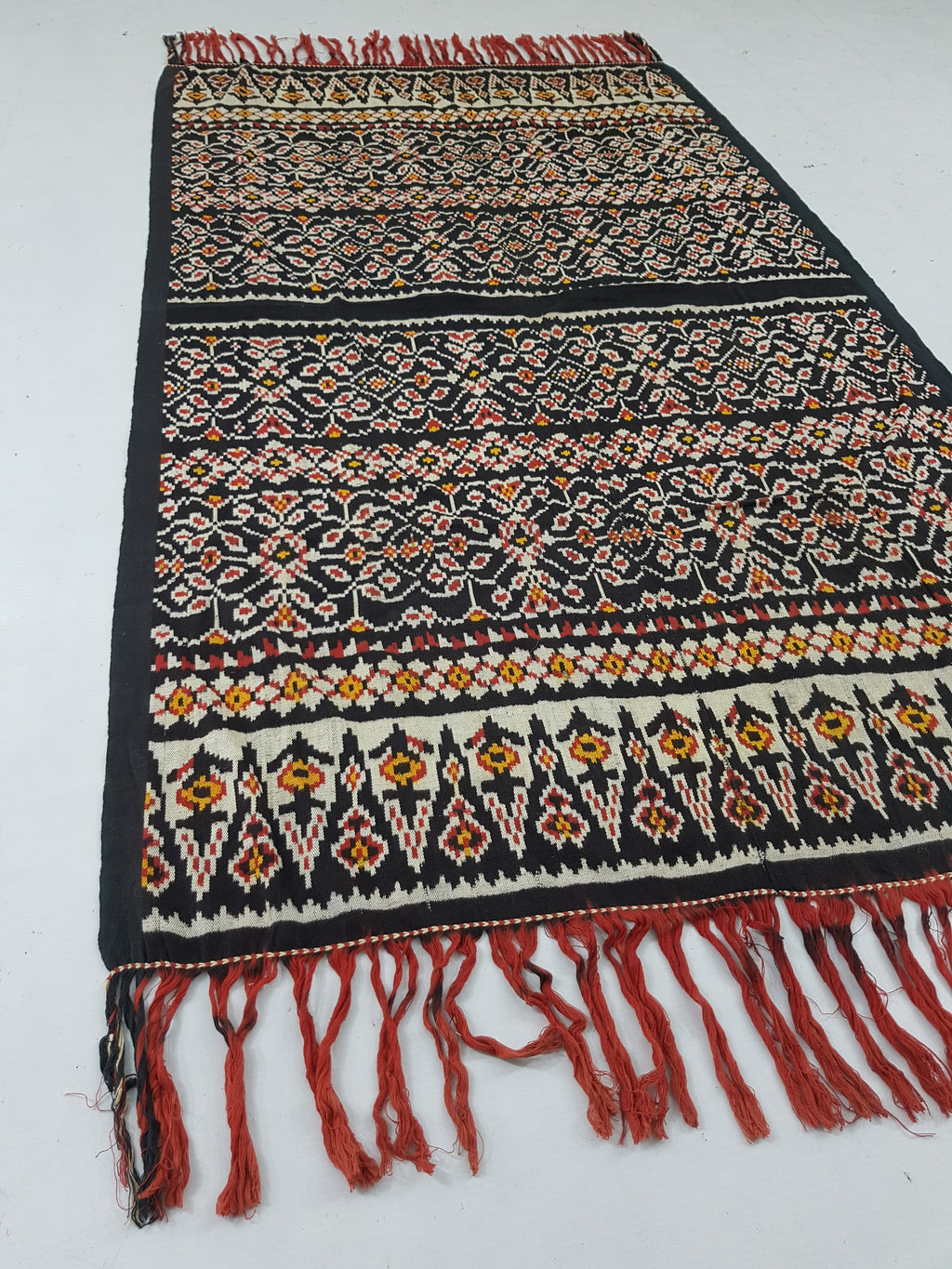 Vintage Indonesian Handwoven Tenun Ikat Vertical Seam Textile 152x88cm
