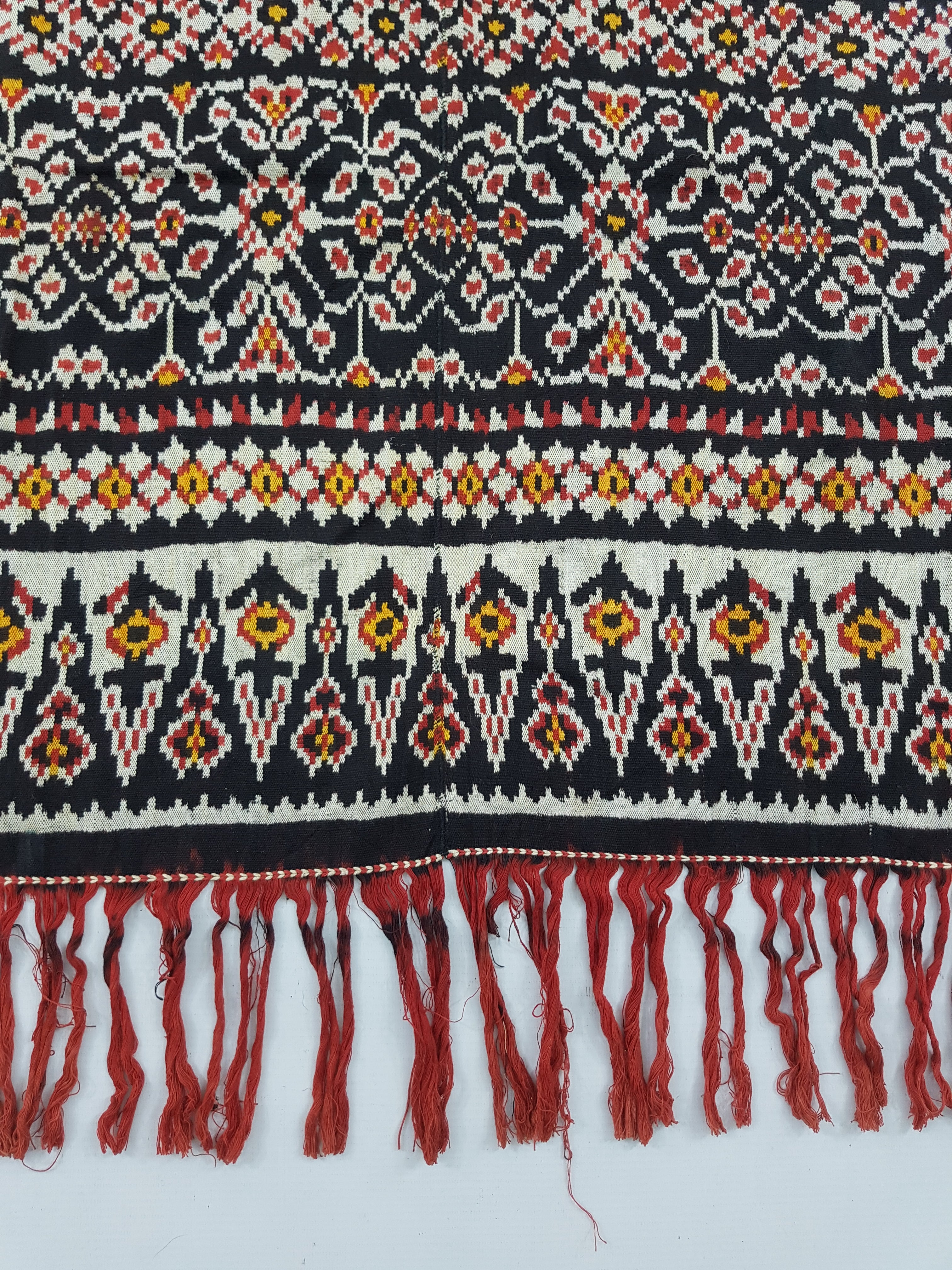 Vintage Indonesian Handwoven Tenun Ikat Vertical Seam Textile 152x88cm