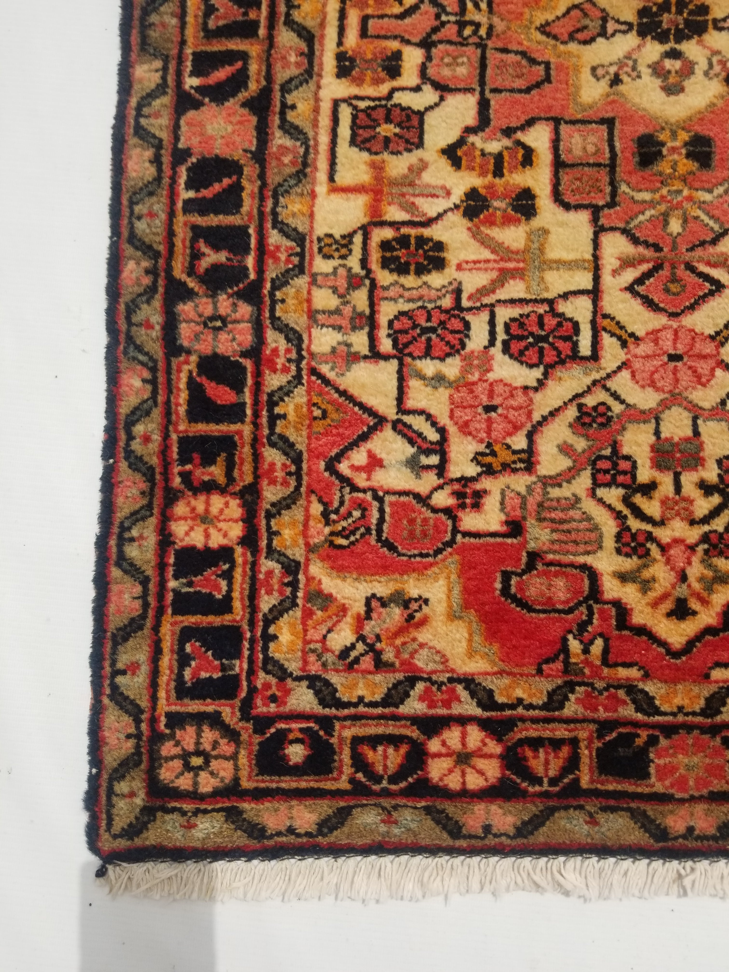Distressed Vintage Traditional Handmade Heriz Wool Multicolor Rug 98x69cm