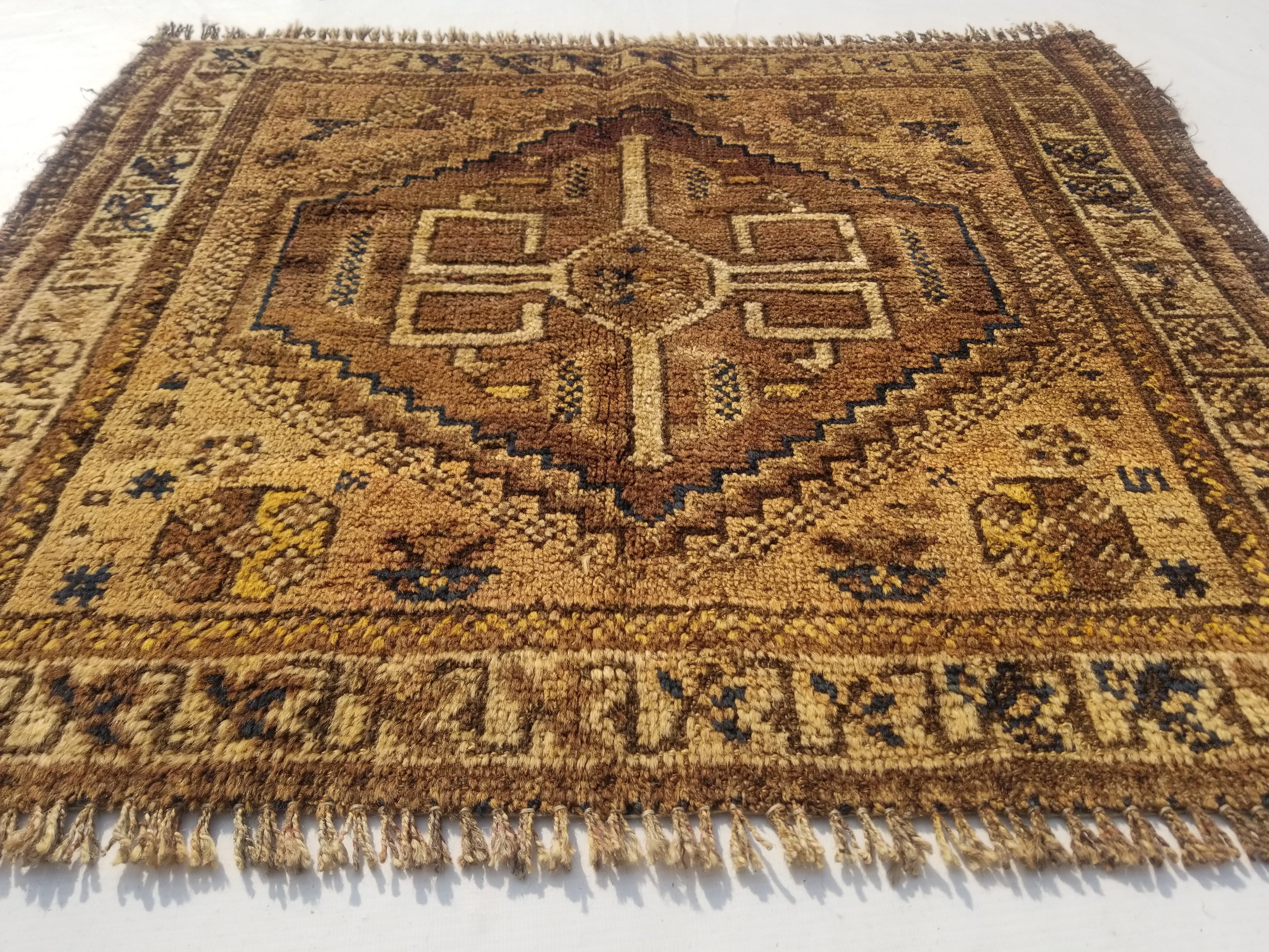 Antique Traditional Handmade Oriental Wool Multicolor Rug 77x62cm