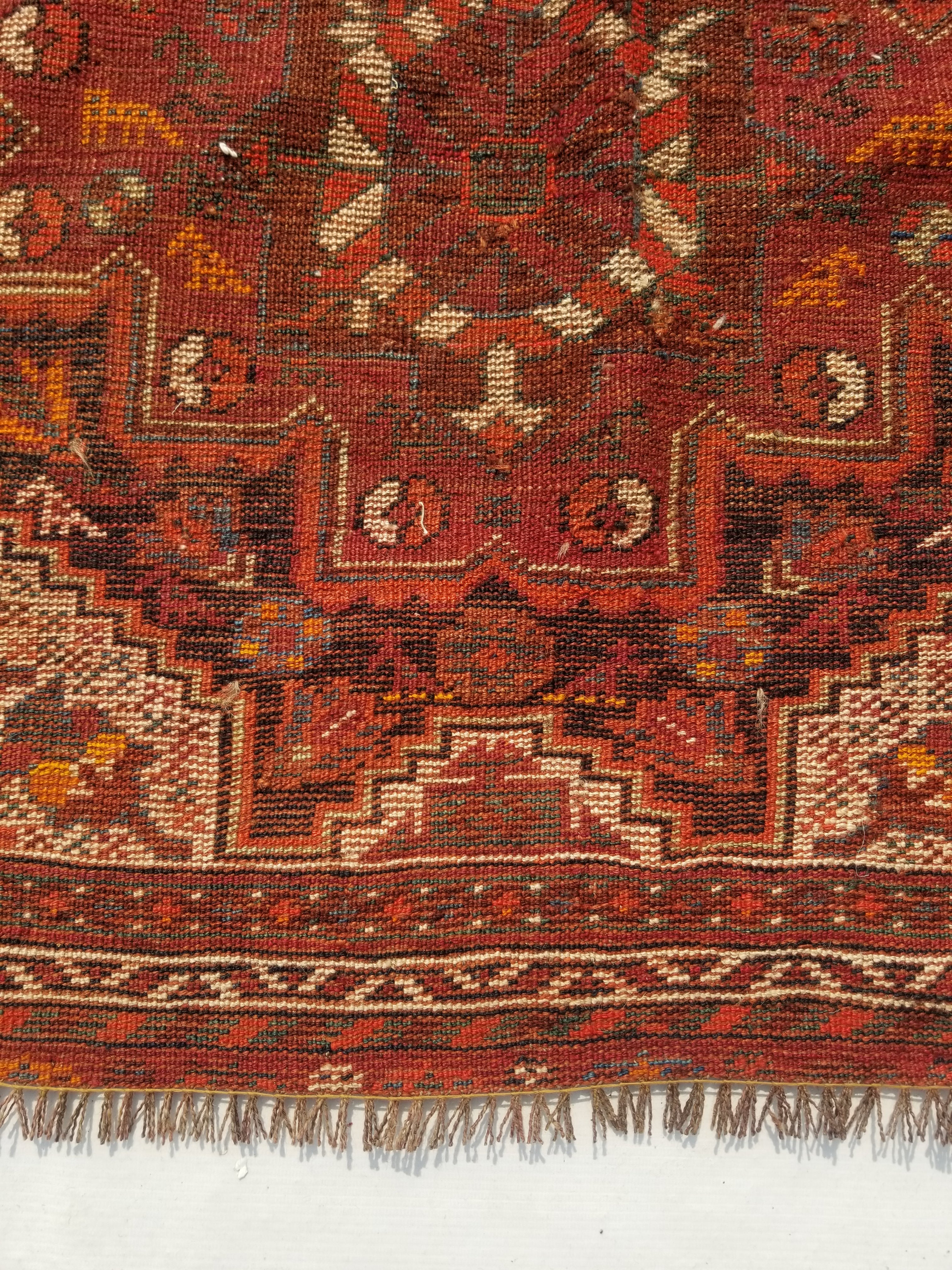 Distressed Antique Traditional Handmade Zanjan Wool Multicolor Rug 174x131cm