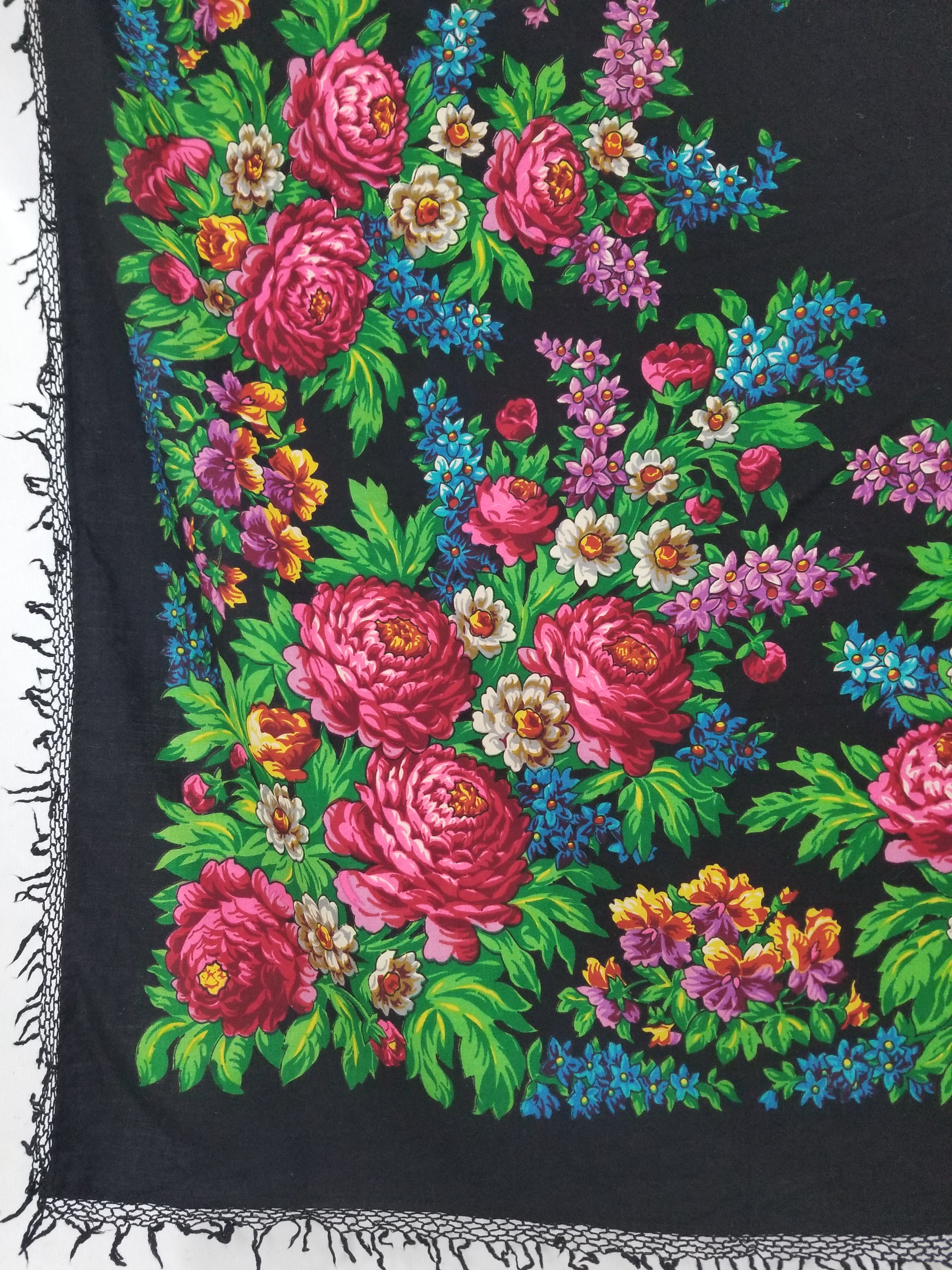 Vintage Ukrainian Pavlovo Posad Floral Printed Wool Fringed Shawl 145x138cm