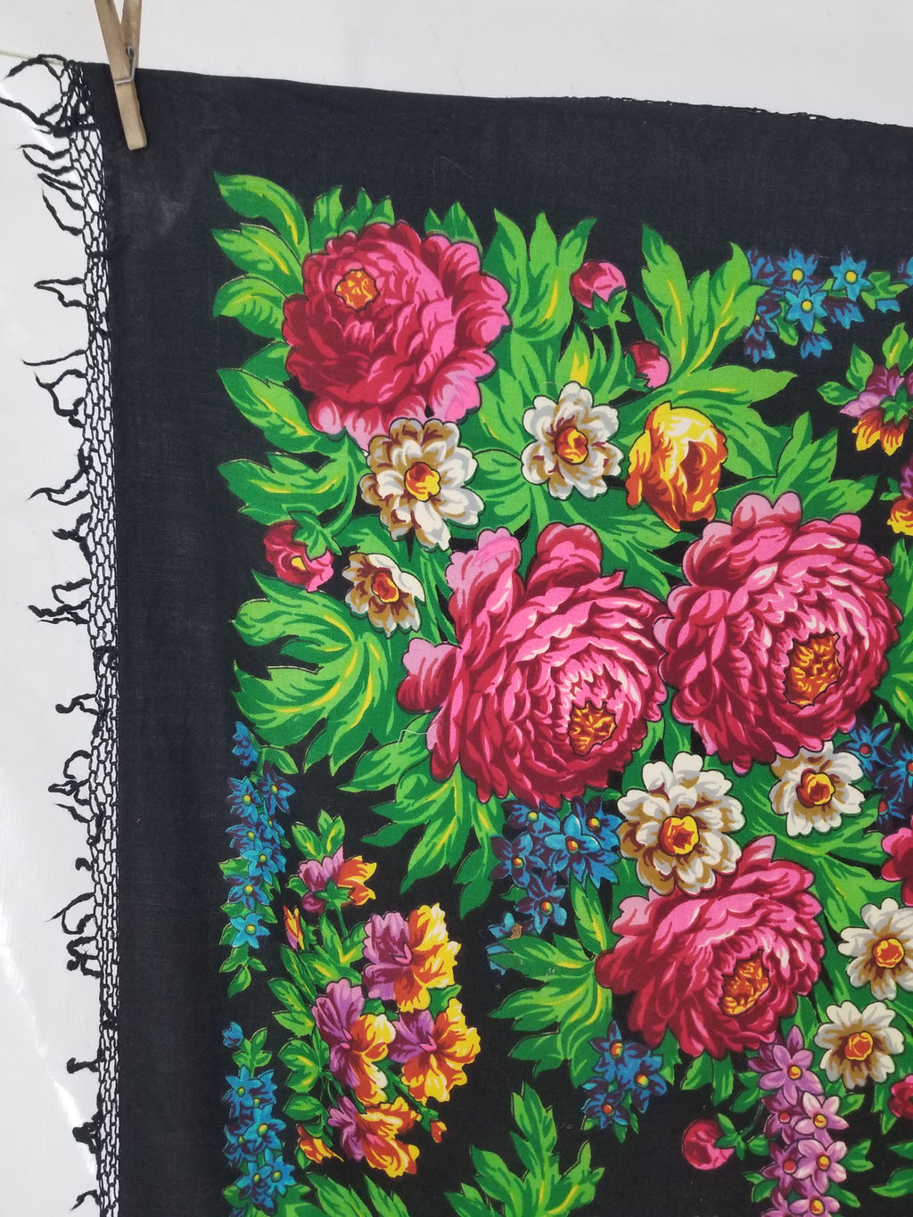 Vintage Ukrainian Pavlovo Posad Floral Printed Wool Fringed Shawl 145x138cm