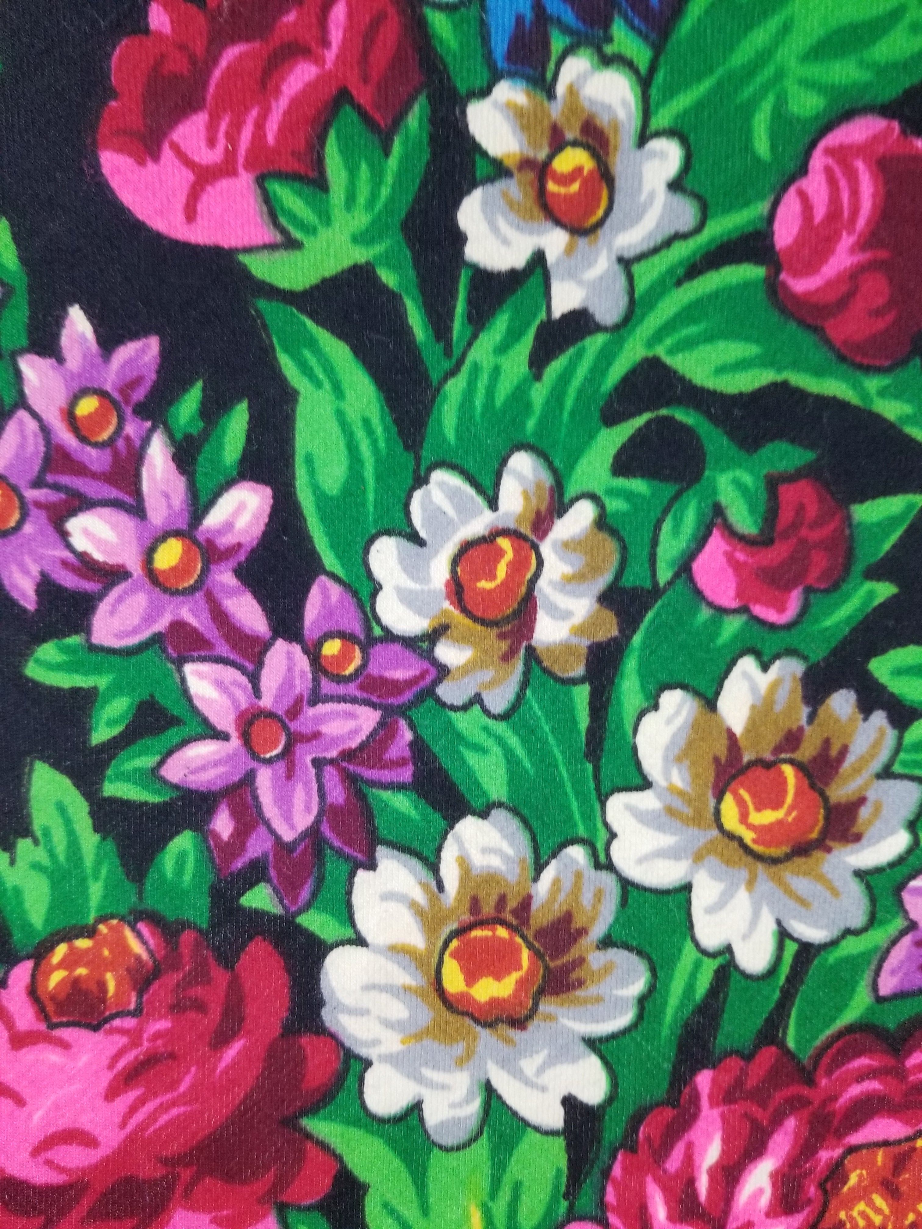 Vintage Ukrainian Pavlovo Posad Floral Printed Wool Fringed Shawl 145x138cm