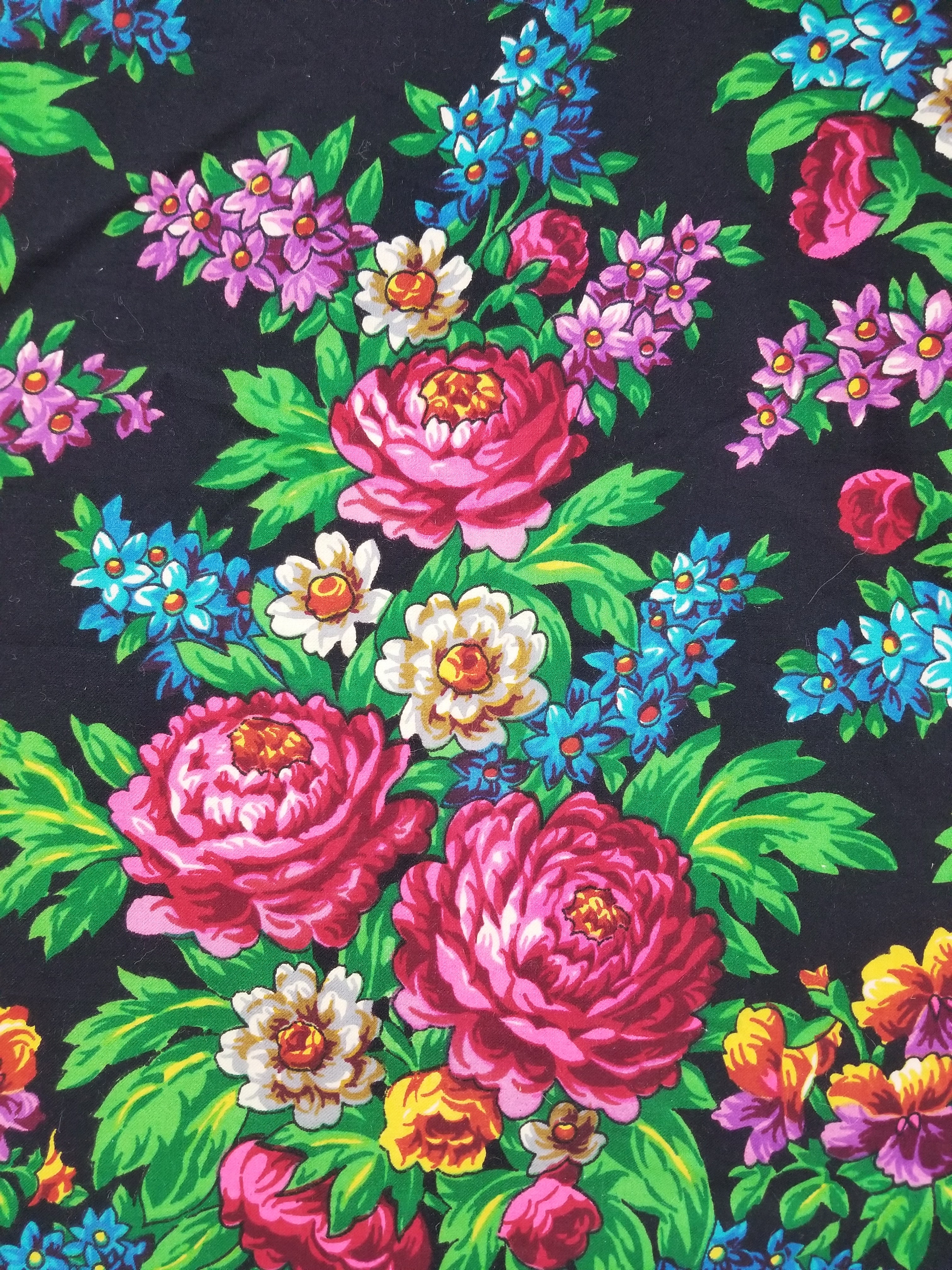 Vintage Ukrainian Pavlovo Posad Floral Printed Wool Fringed Shawl 145x138cm