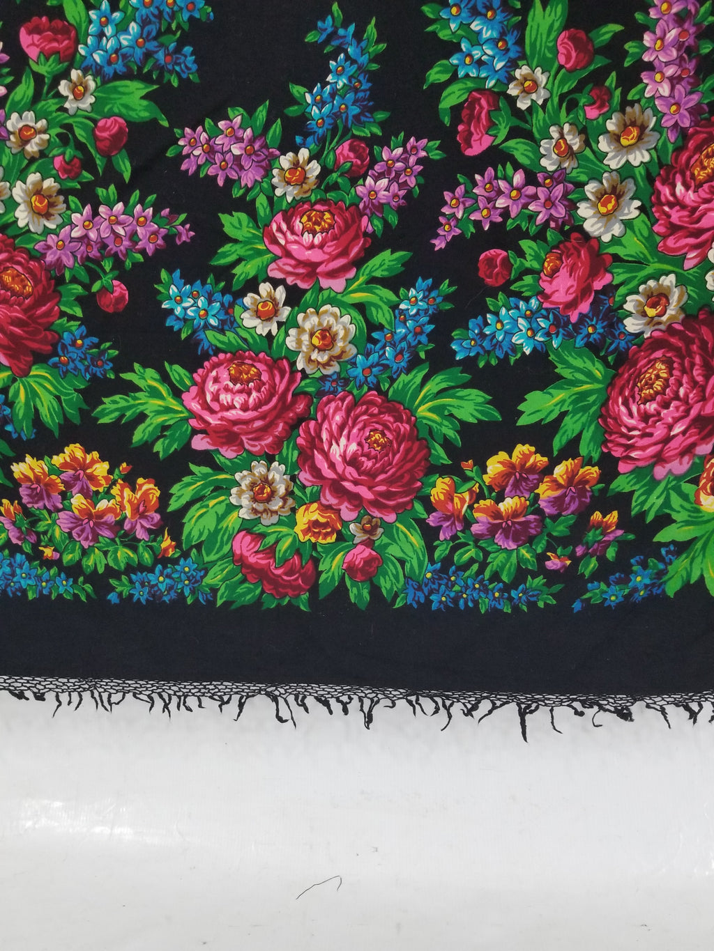 Vintage Ukrainian Pavlovo Posad Floral Printed Wool Fringed Shawl 145x138cm