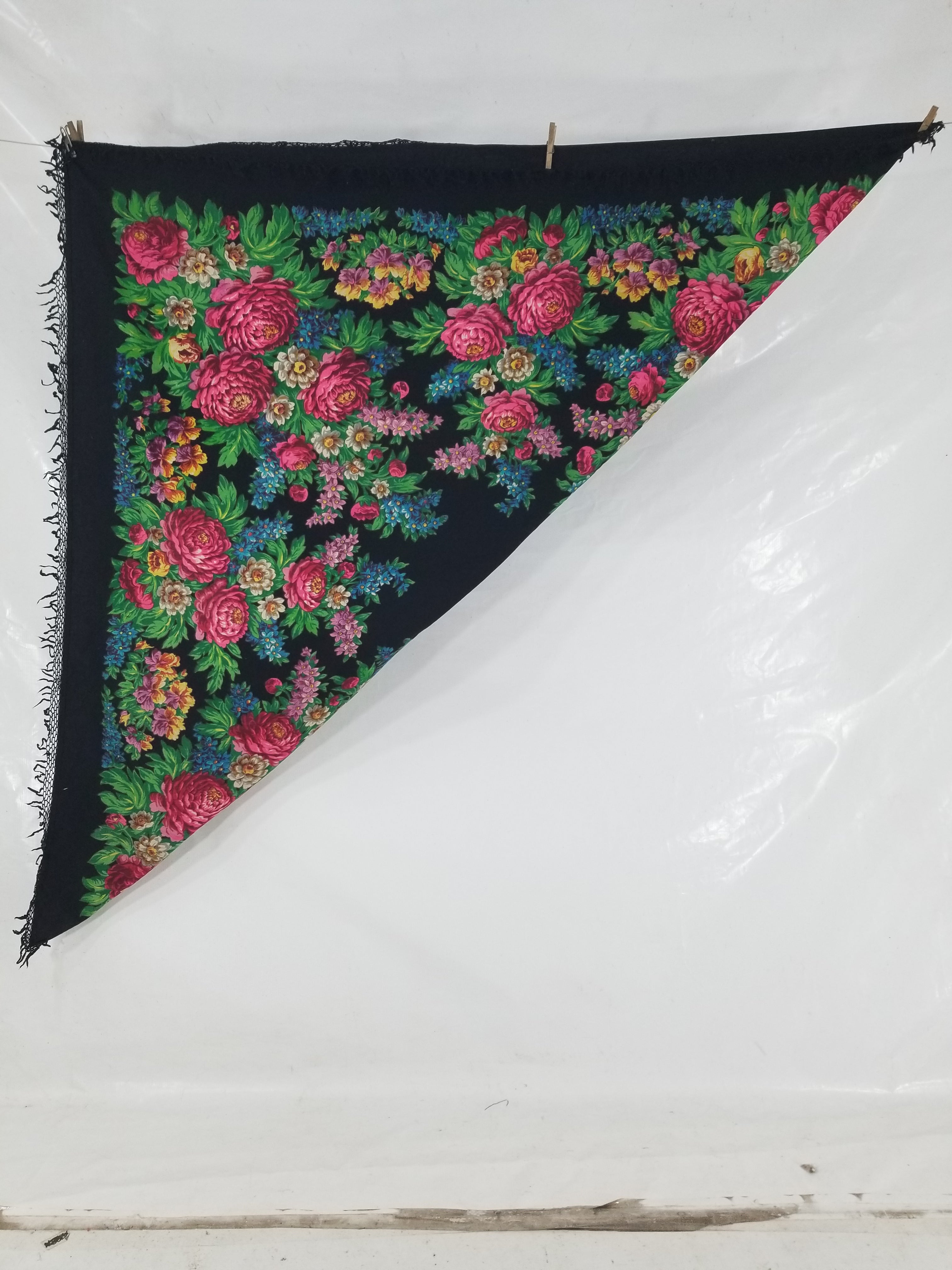 Vintage Ukrainian Pavlovo Posad Floral Printed Wool Fringed Shawl 145x138cm