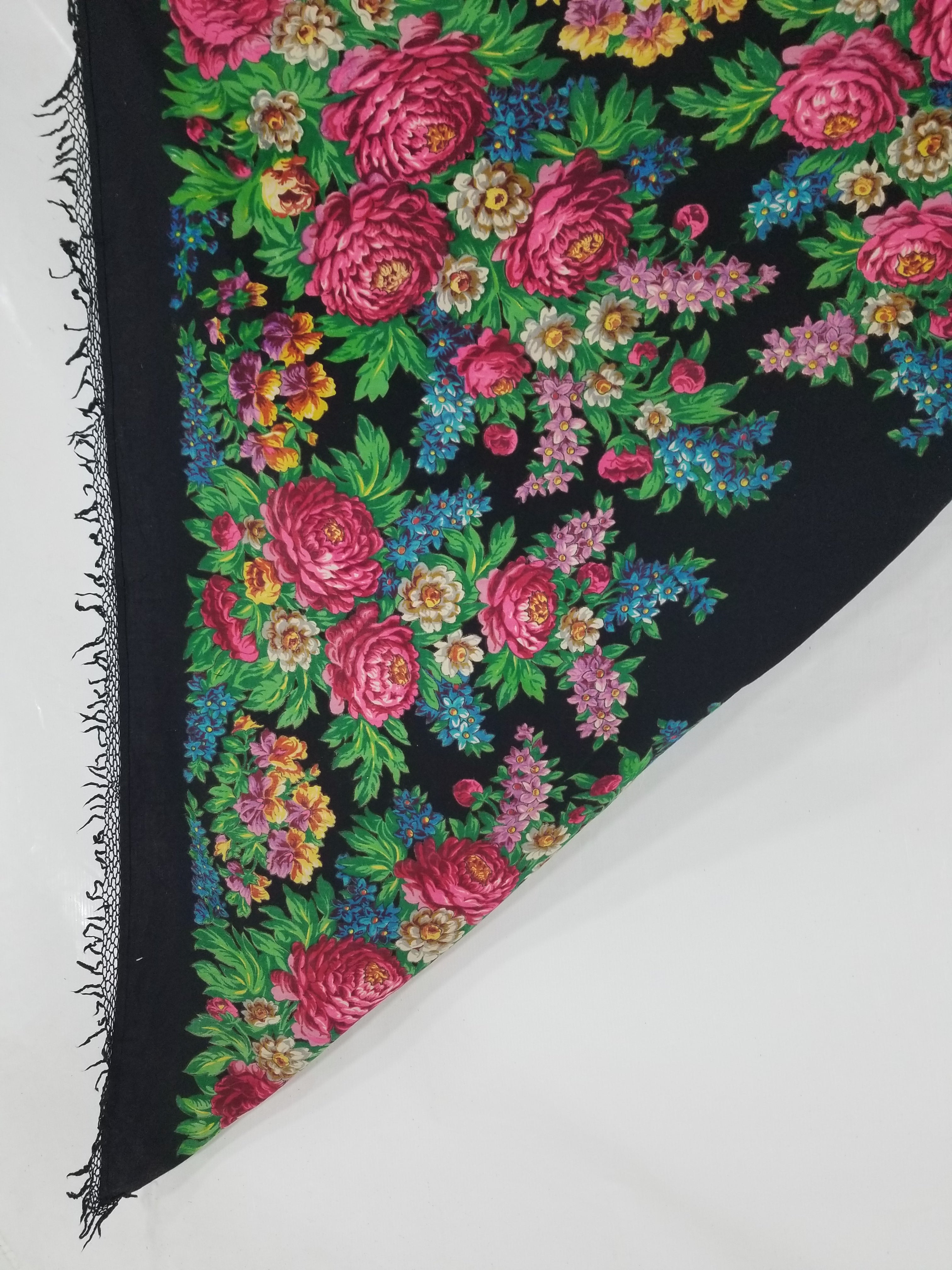Vintage Ukrainian Pavlovo Posad Floral Printed Wool Fringed Shawl 145x138cm