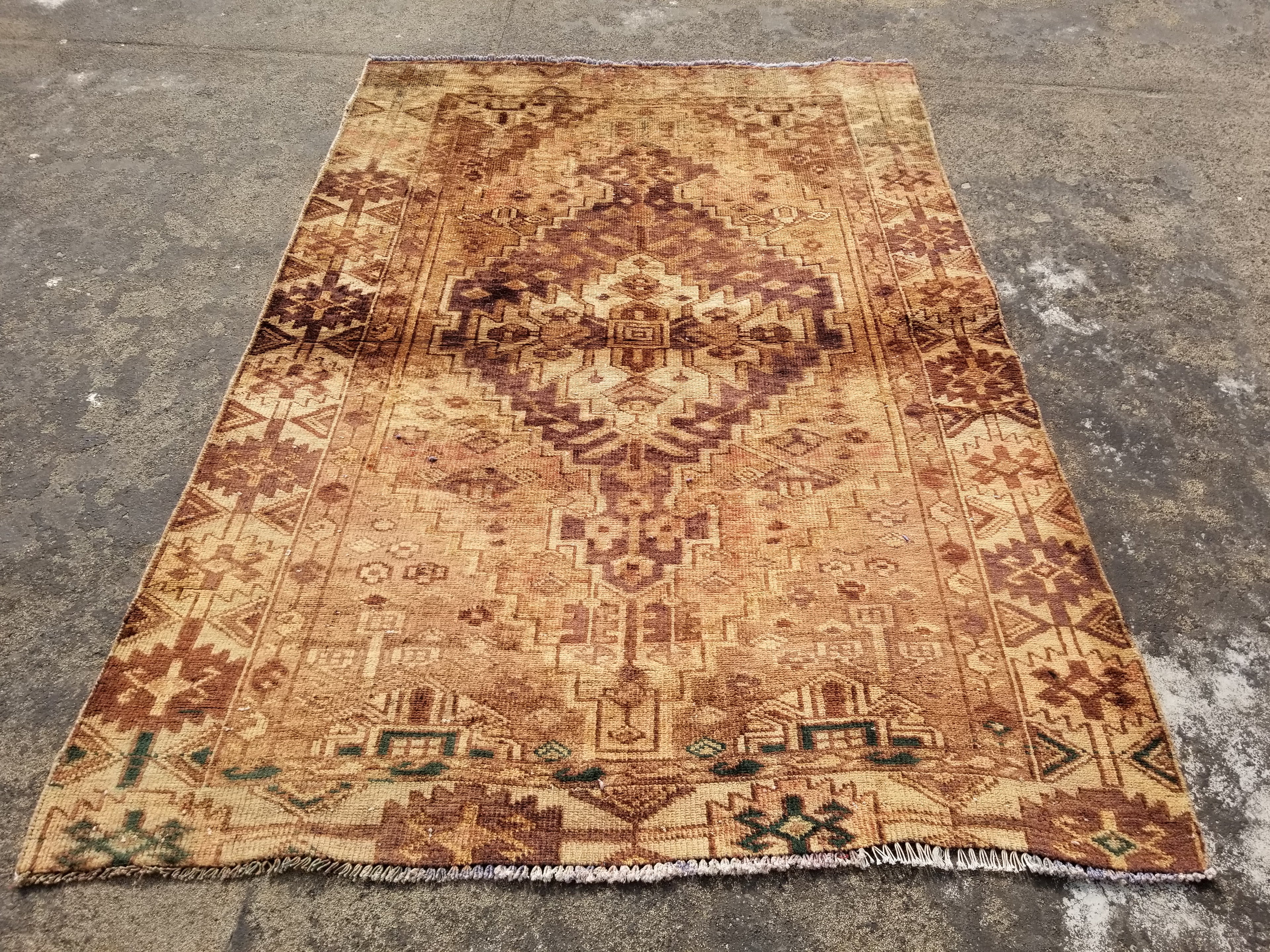 Distressed Vintage Traditional Handmade Turkish Wool Multicolor Rug 170x131cm