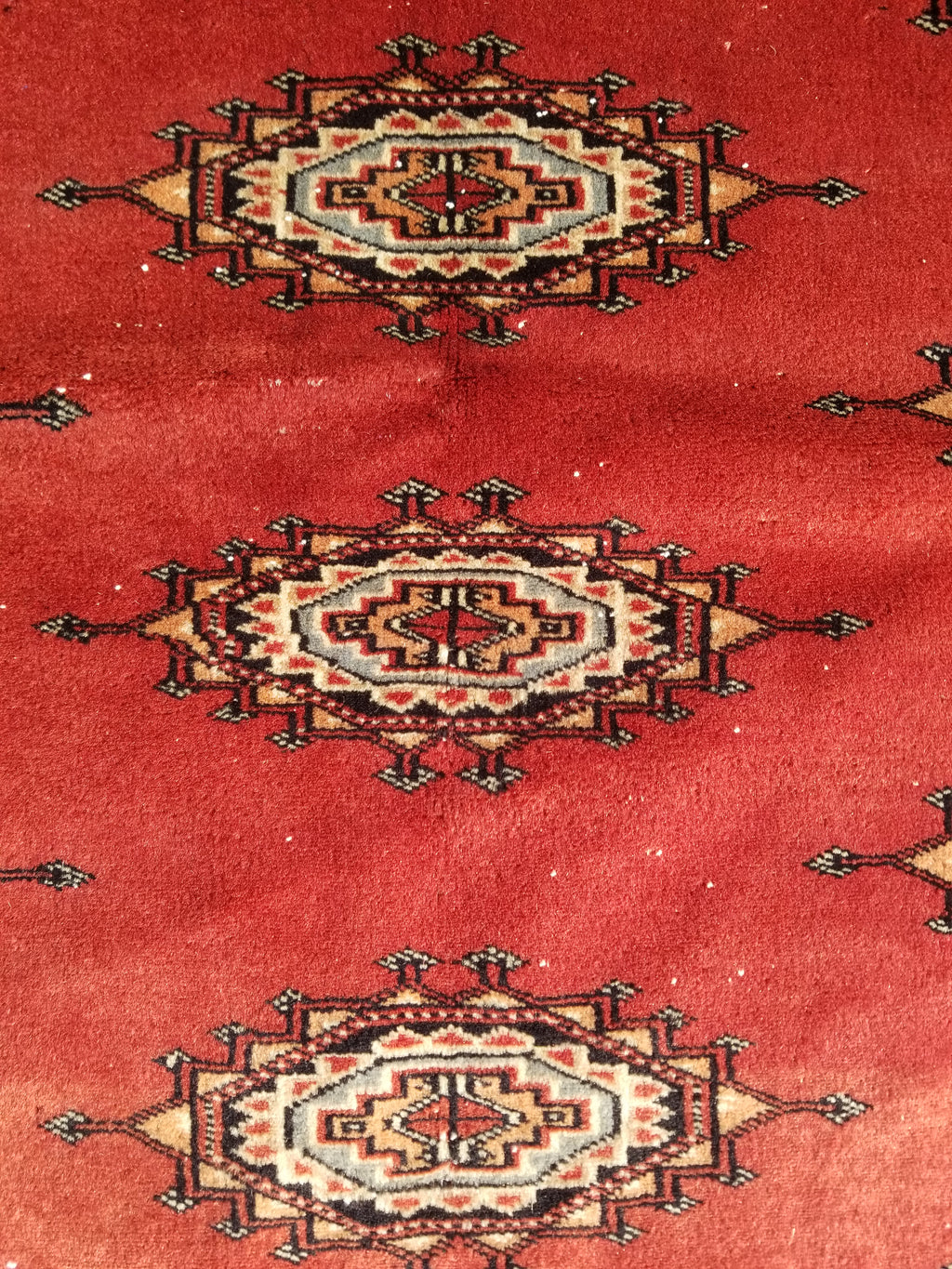 Vintage Traditional Handmade Pakistani Bokhara Oriental Style Wool Rug 119x78cm