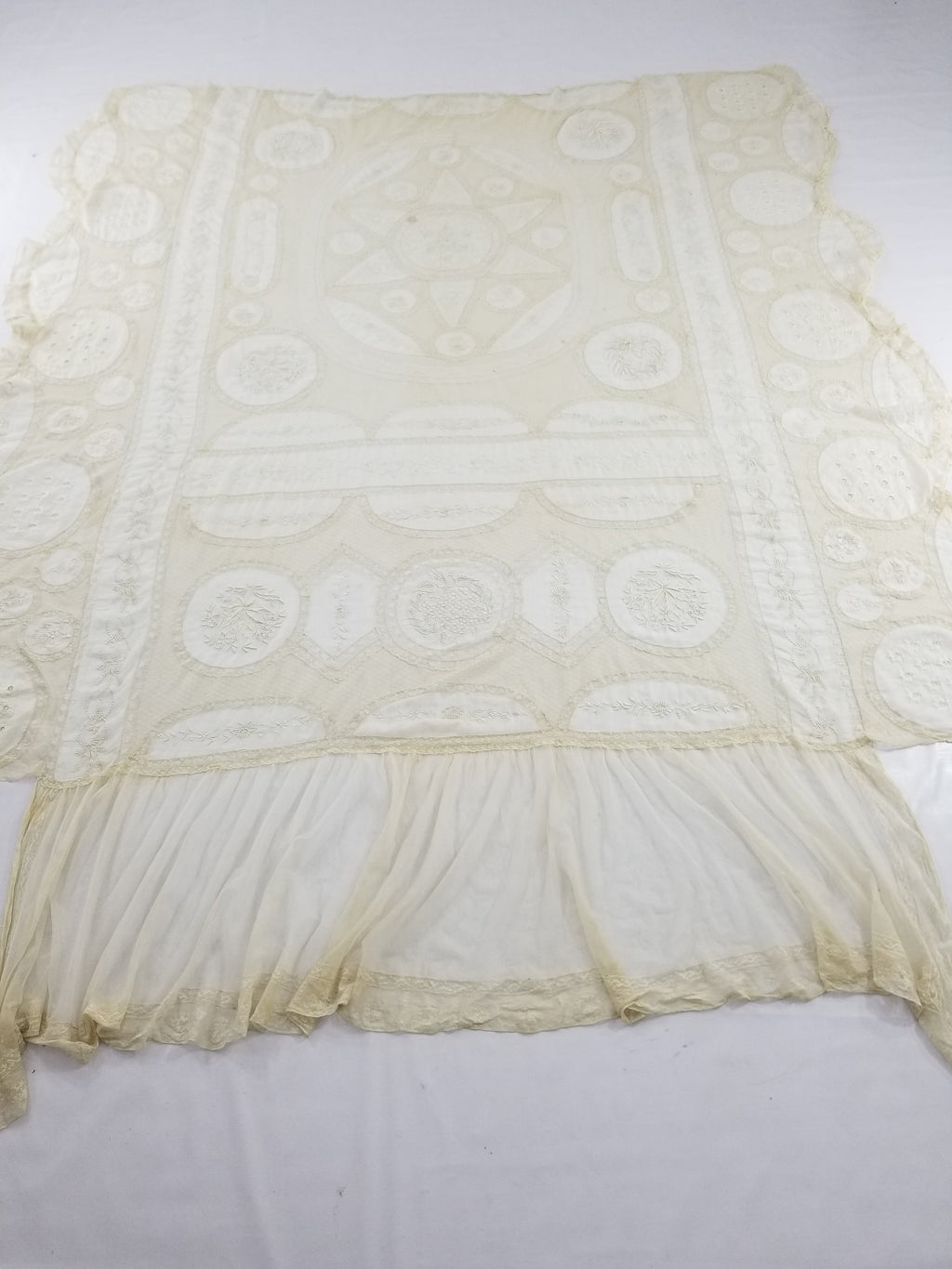 Antique White Hand Embroidered Lace Bedspread 237x208cm