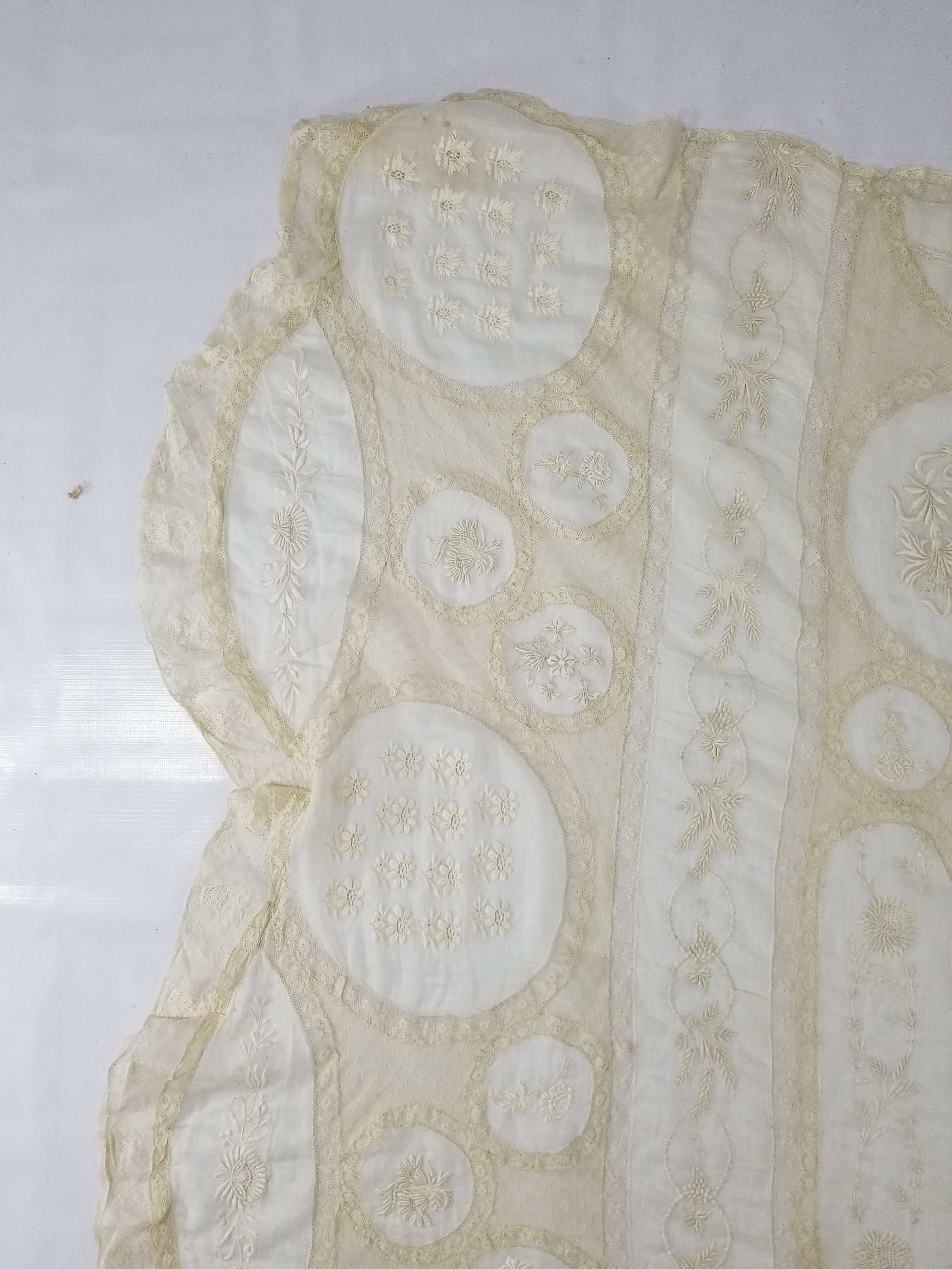 Antique White Hand Embroidered Lace Bedspread 237x208cm