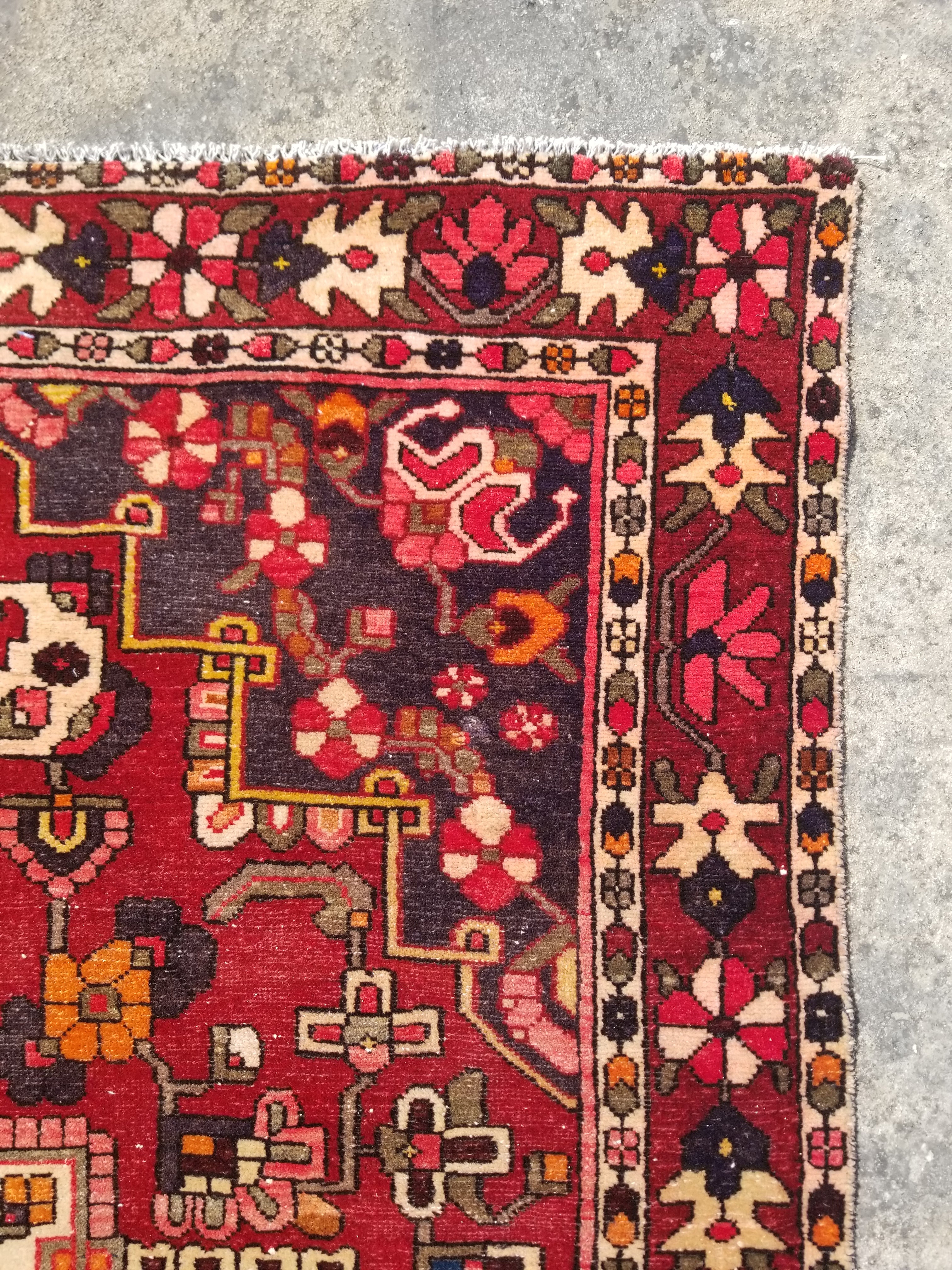 Vintage Traditional Handmade Bakhtiari Heriz Style Wool Multicolor Rug 220x154cm
