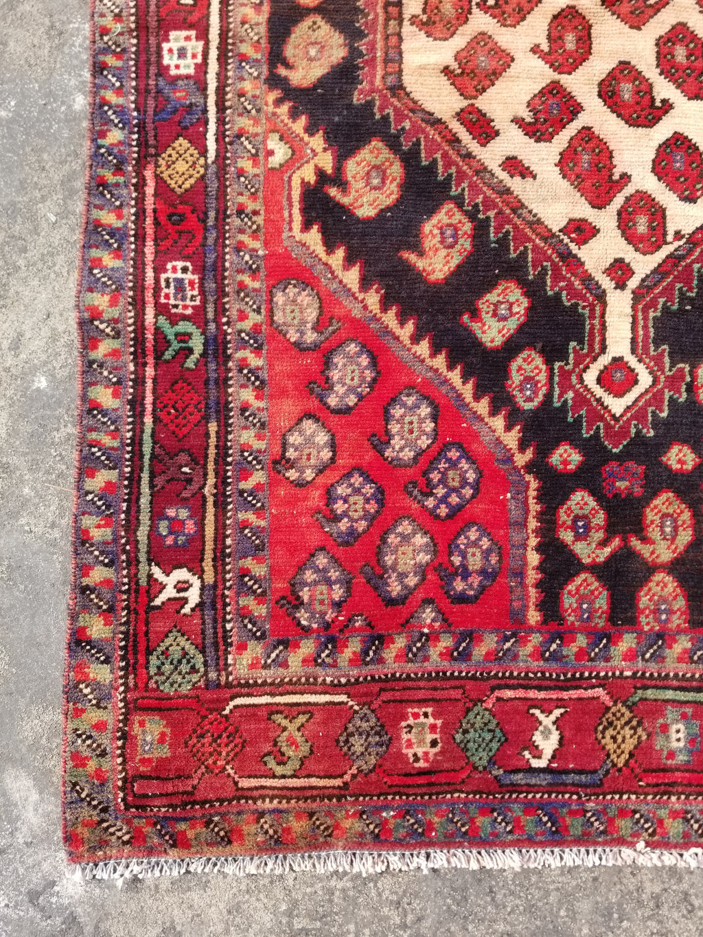 Distressed Vintage Traditional Handmade Qashqai Style Wool Rug 192x122cm