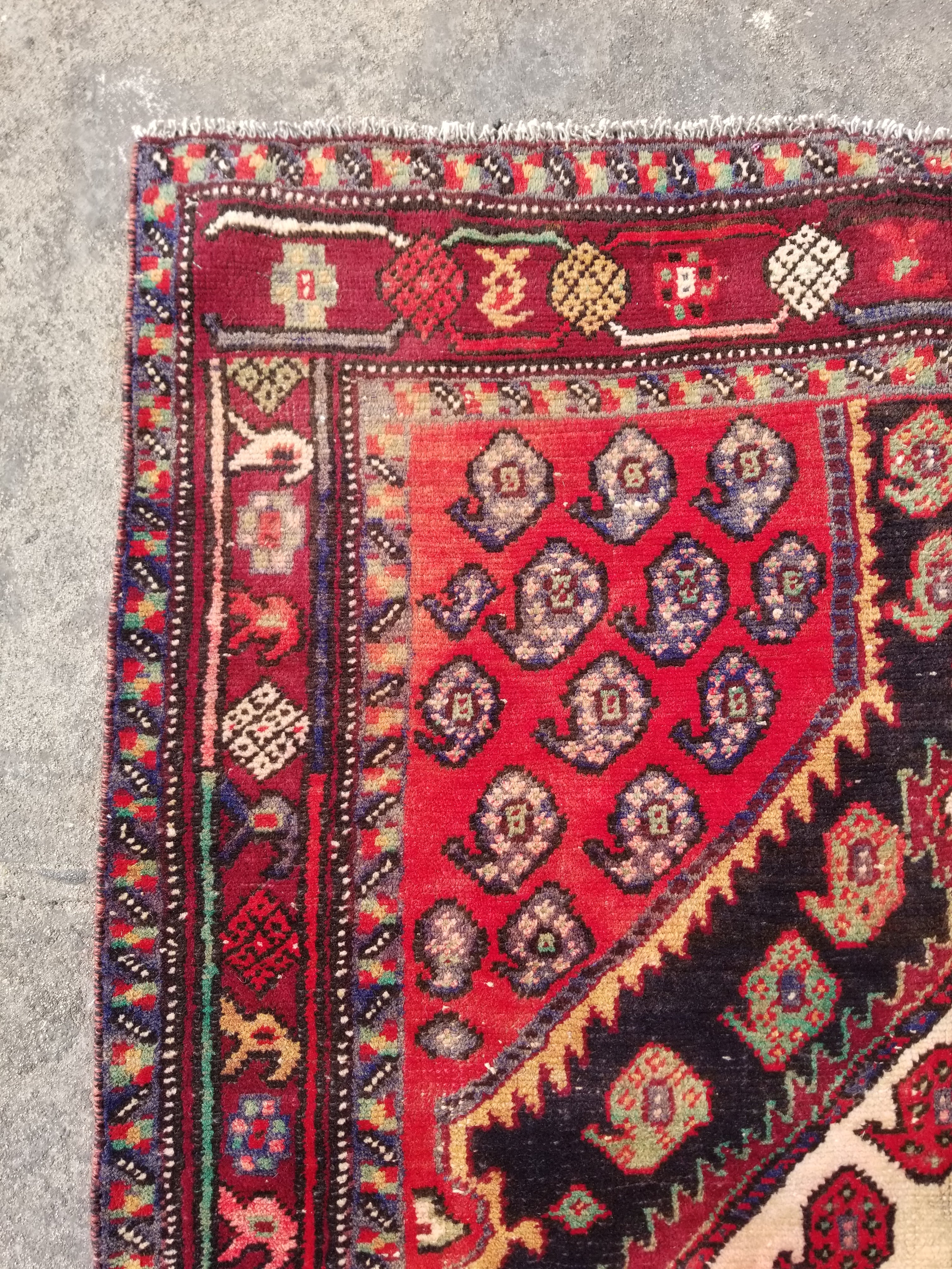 Distressed Vintage Traditional Handmade Qashqai Style Wool Rug 192x122cm