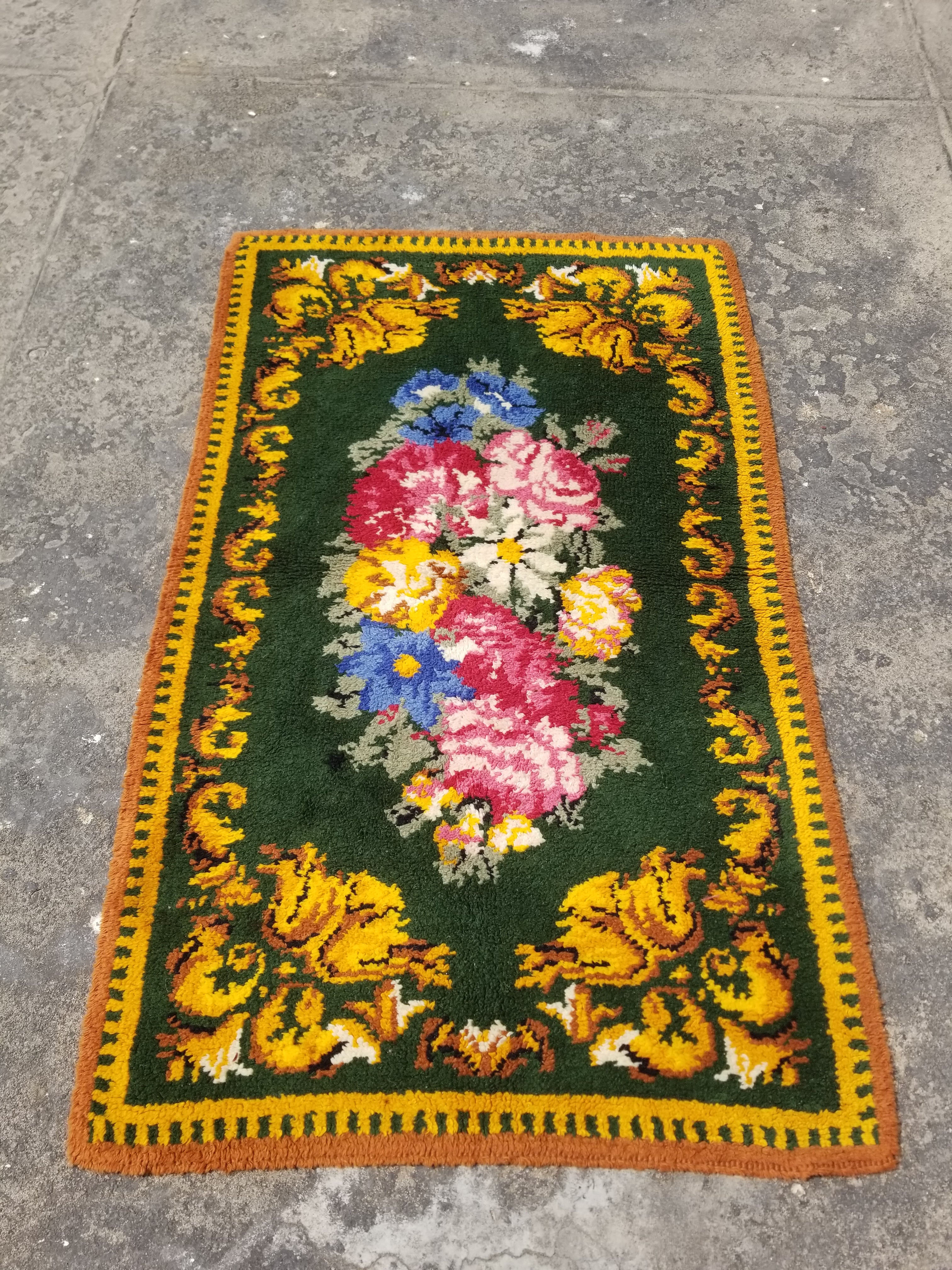 Vintage American Handmade Floral Wool Multicolor Hooked Rug 188x114cm