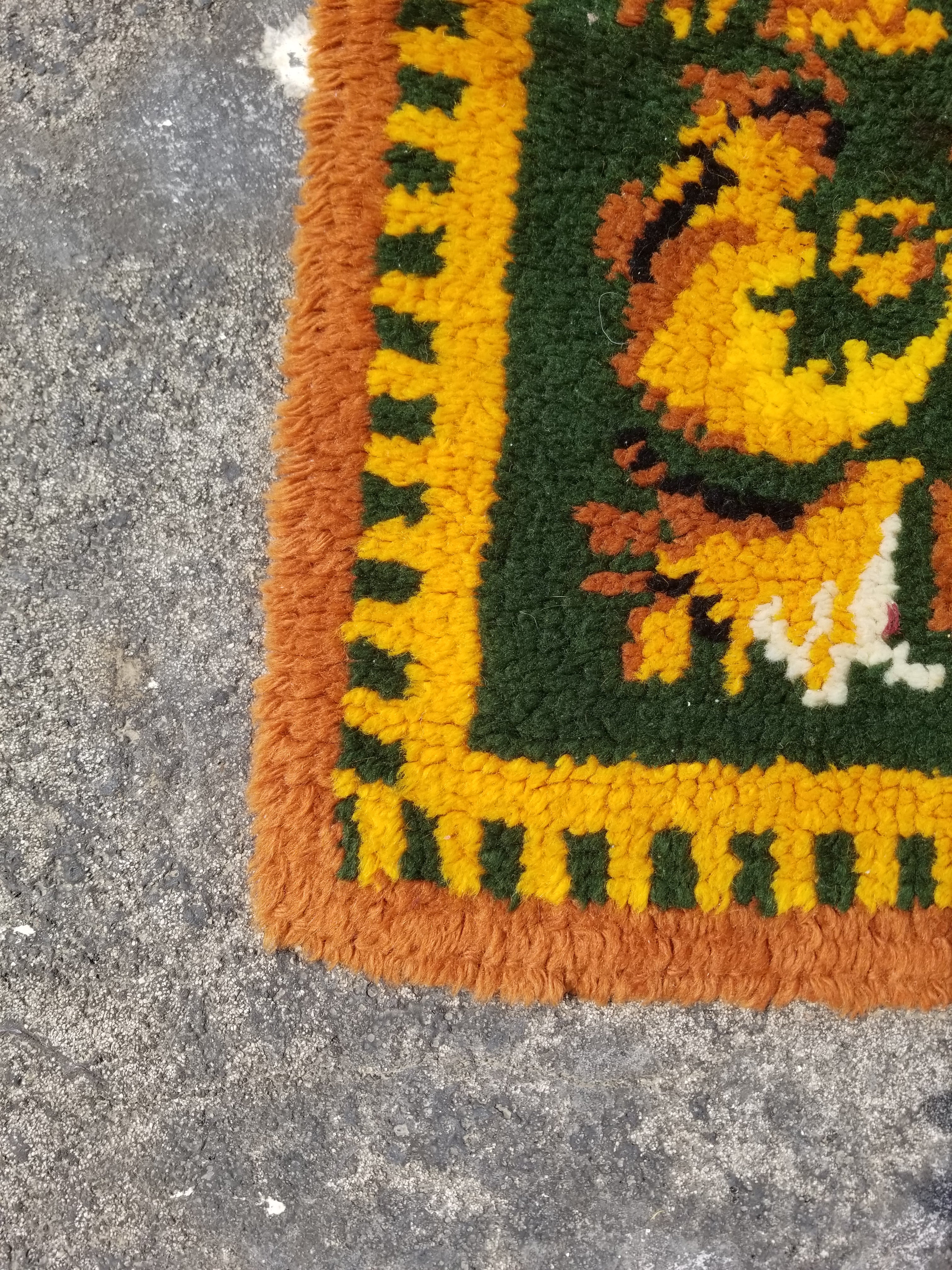 Vintage American Handmade Floral Wool Multicolor Hooked Rug 188x114cm