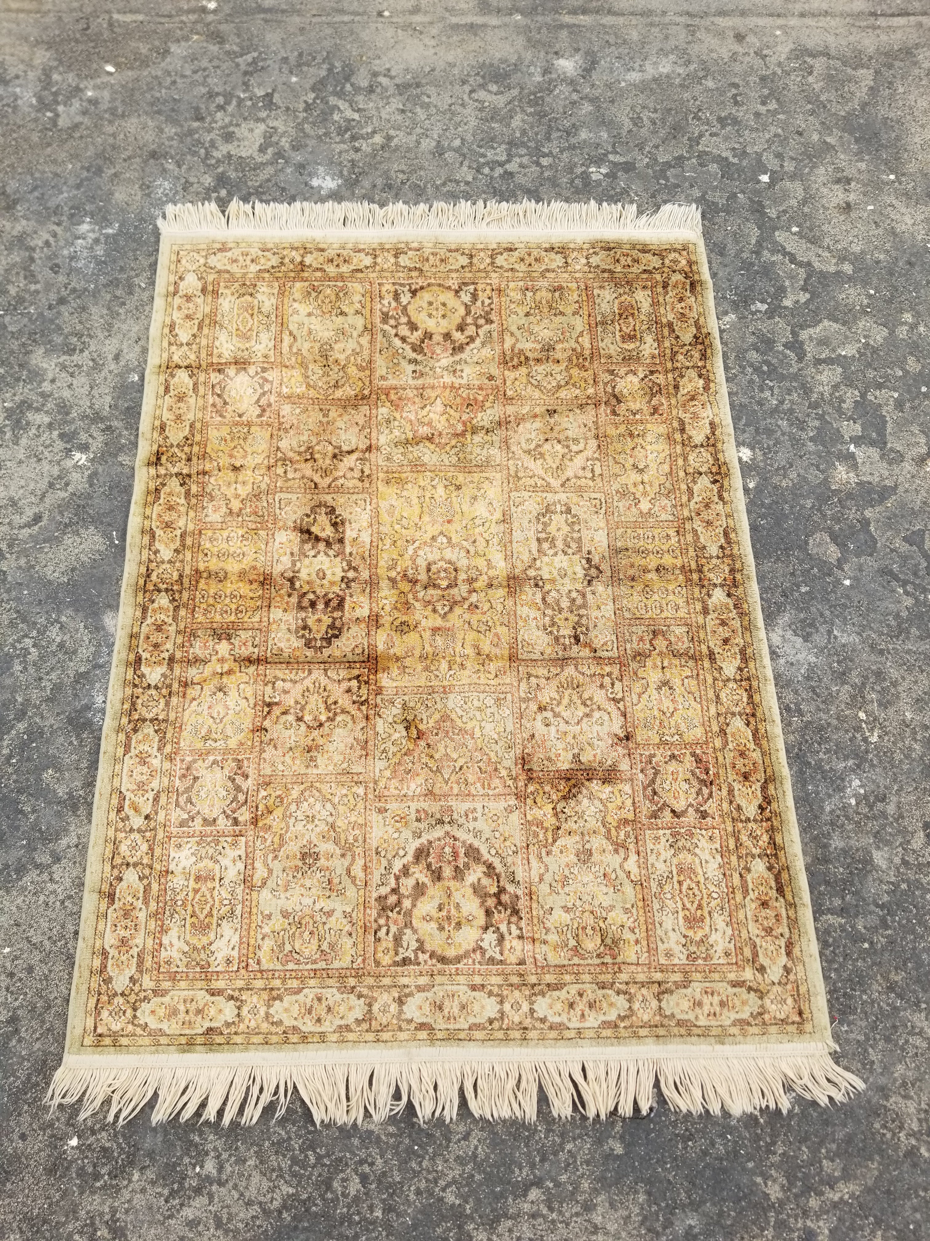 Vintage Traditional Machine Made Oriental Wool Multicolor Rug 137x97cm