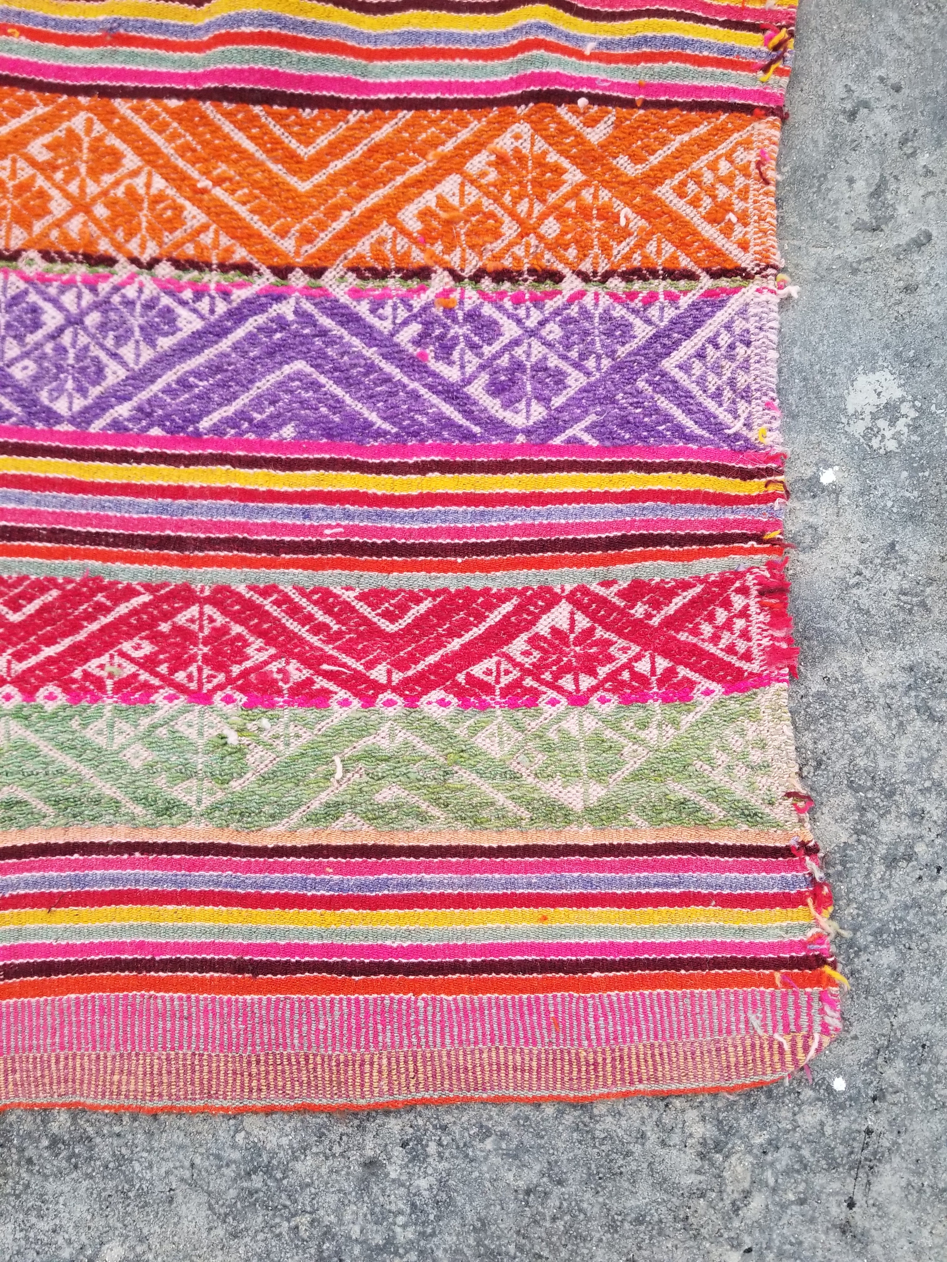 Vintage Traditional Handmade Peruvian Wool Multicolor Kilim Textile 116x111cm