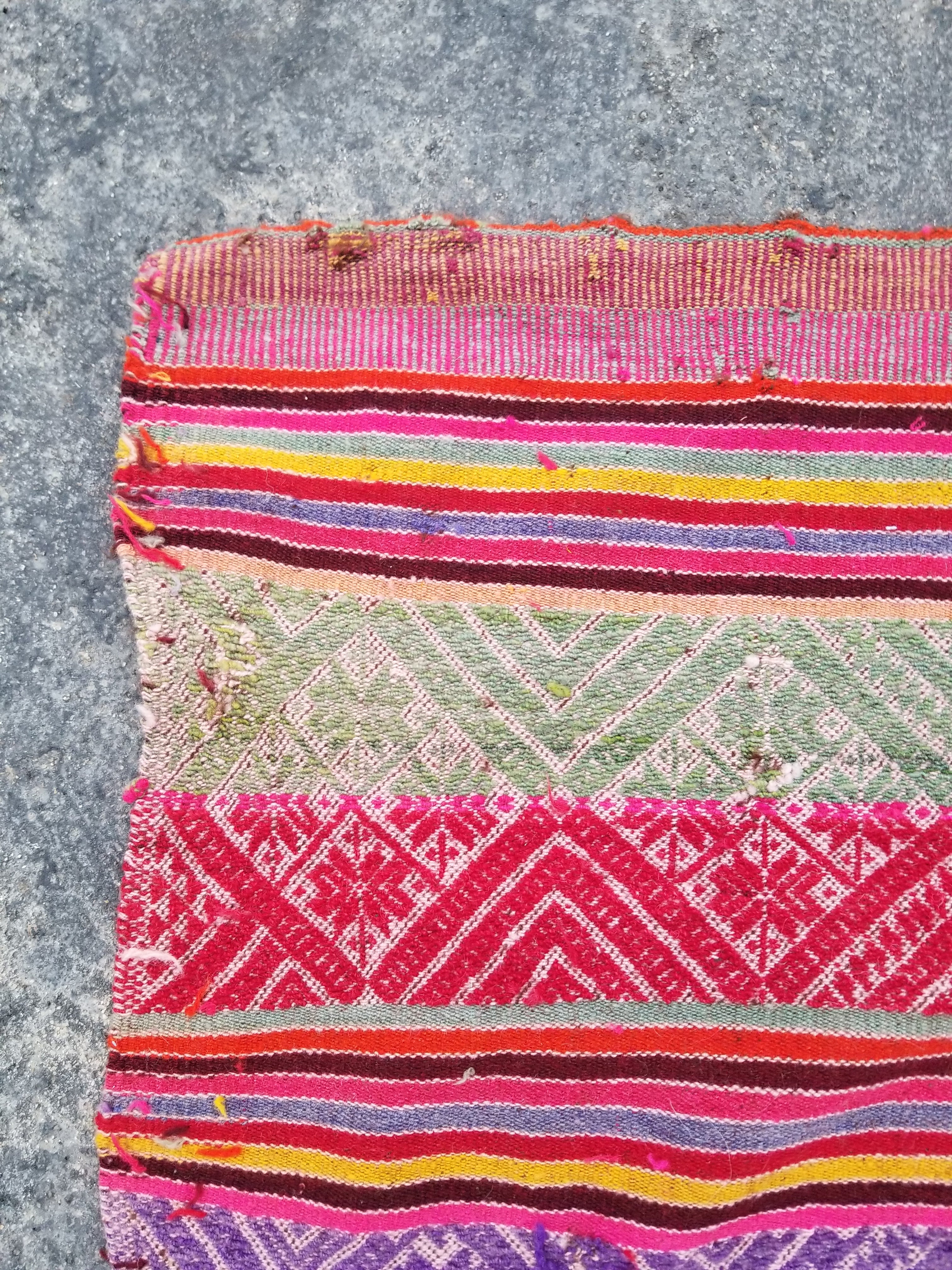 Vintage Traditional Handmade Peruvian Wool Multicolor Kilim Textile 116x111cm