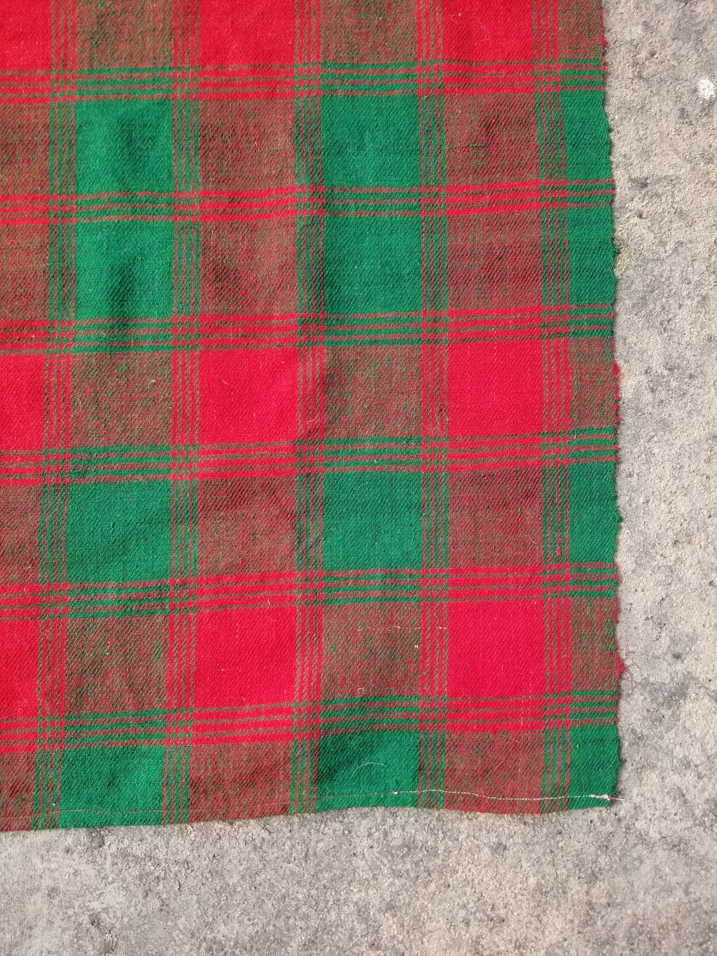 Vintage Handmade Check Pattern Green & Red Wool Blanket / Coverlet 220x124cm
