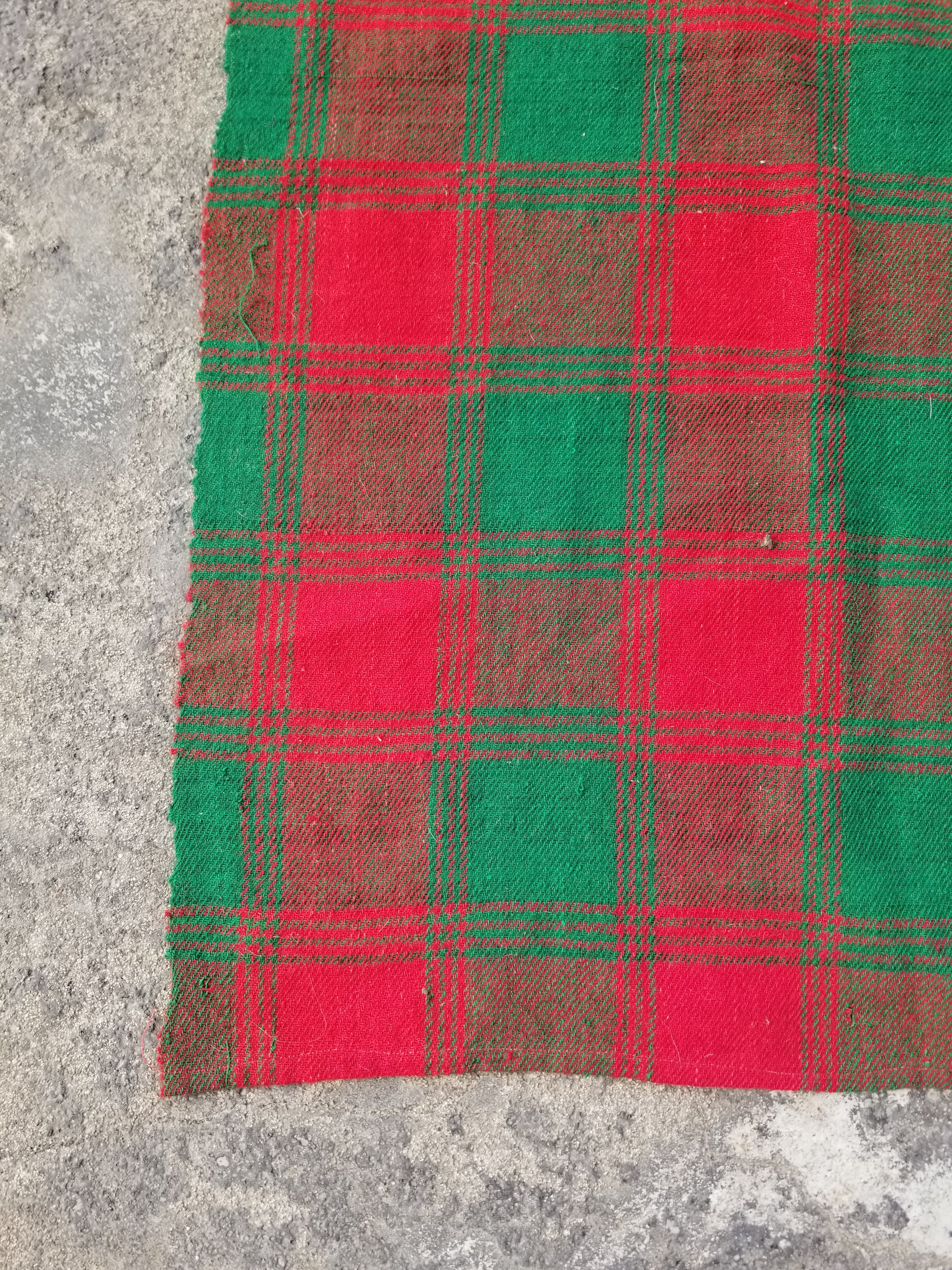 Vintage Handmade Check Pattern Green & Red Wool Blanket / Coverlet 220x124cm