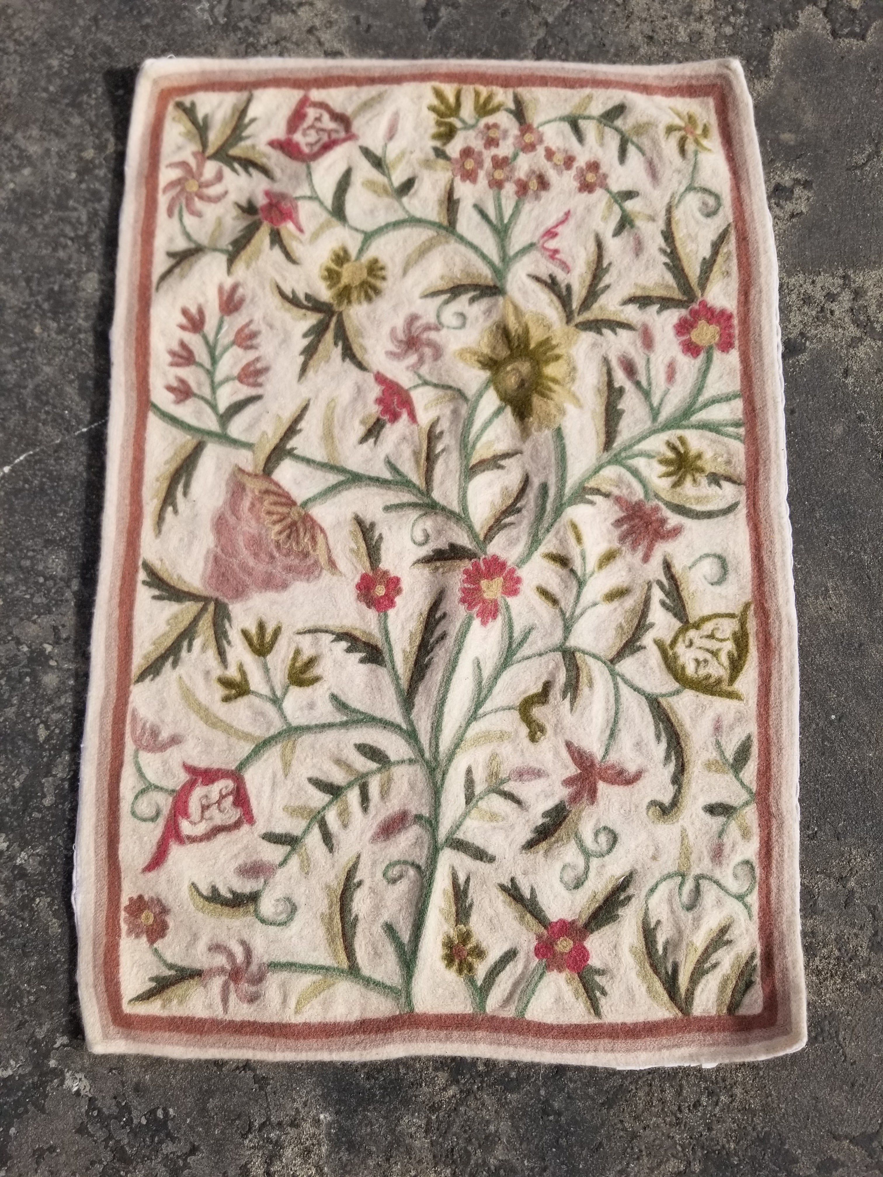 Vintage Handmade Kashmiri Floral Chain-Stitch Decor Wool Rug 32x22in