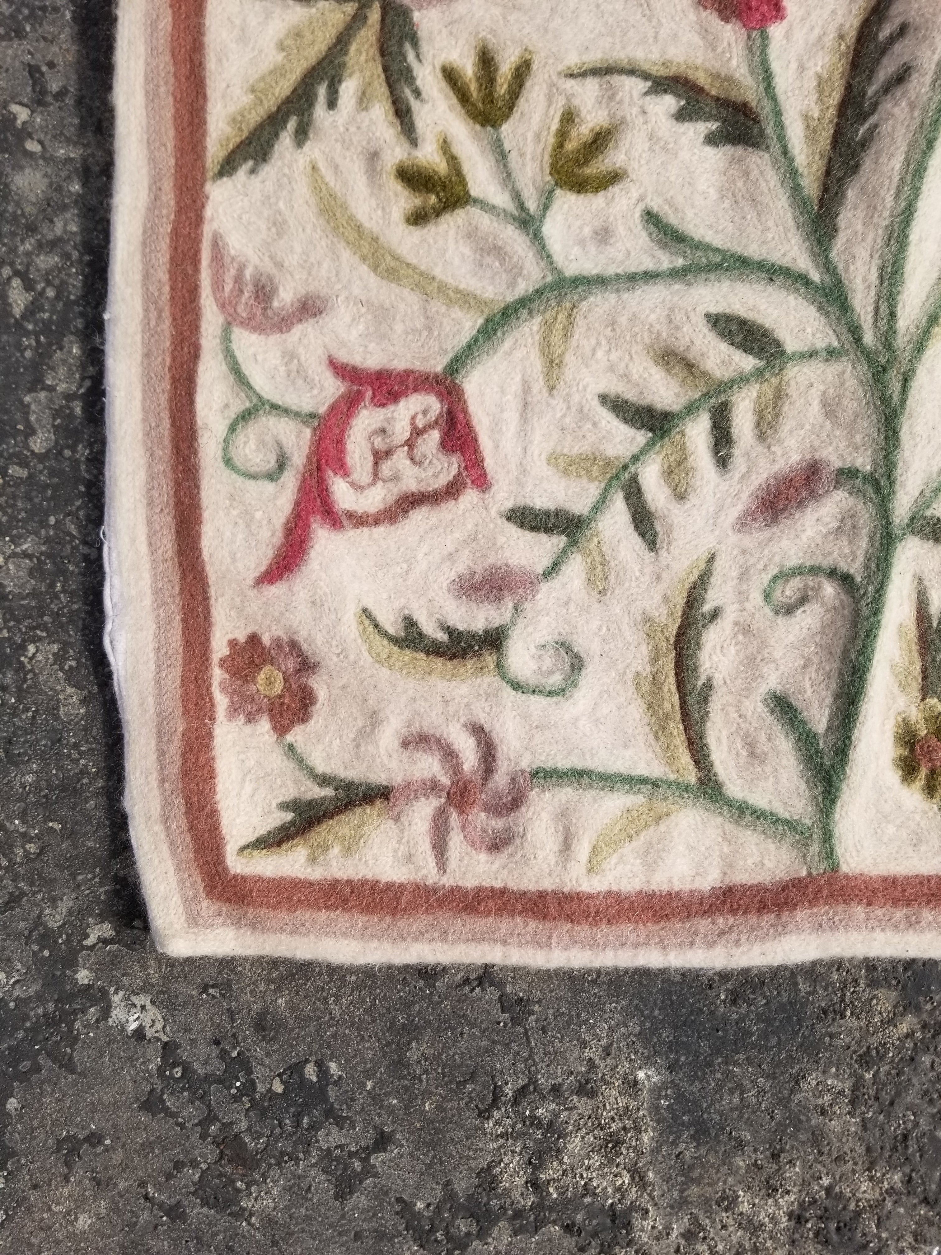 Vintage Handmade Kashmiri Floral Chain-Stitch Decor Wool Rug 32x22in