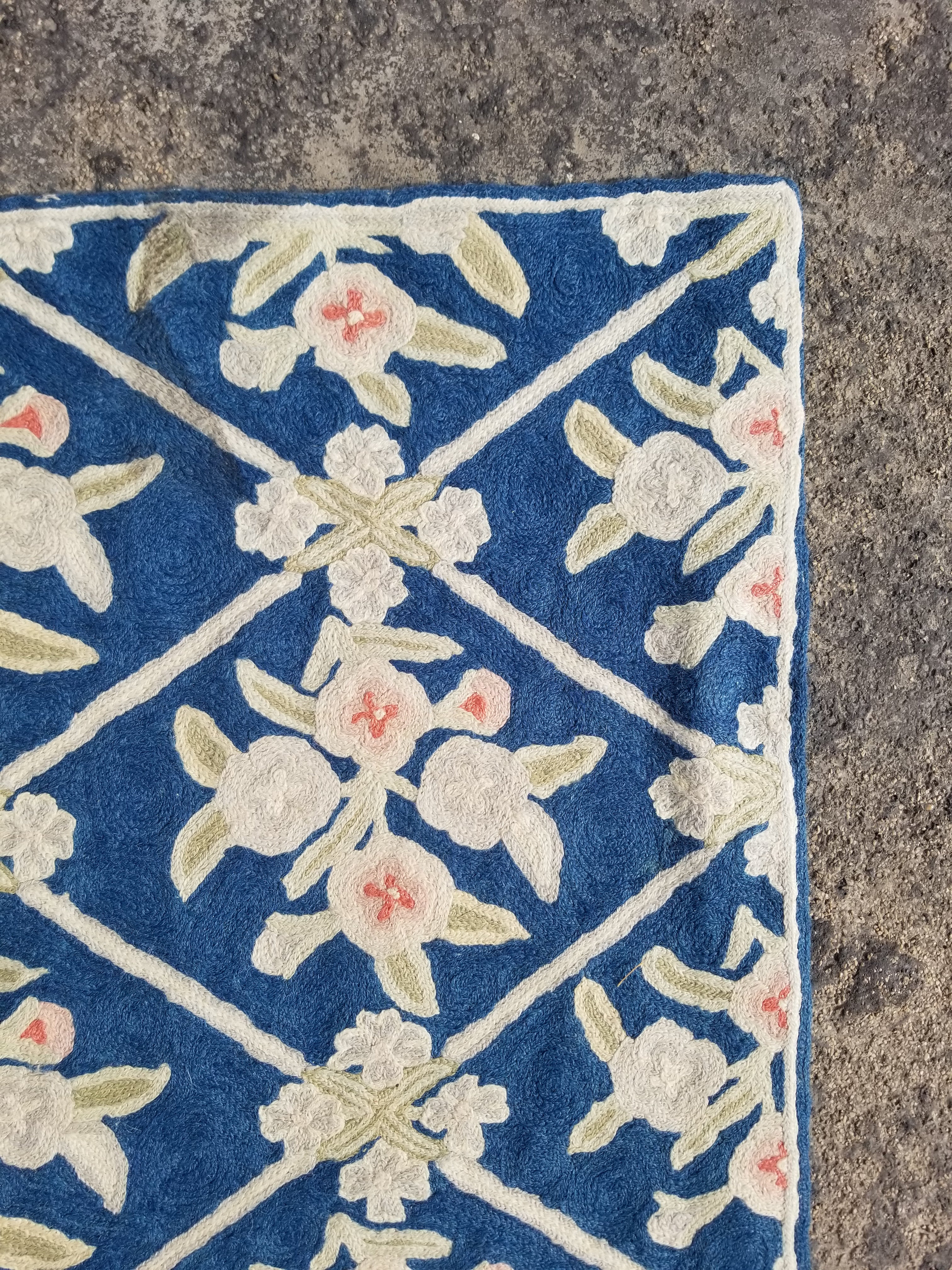 Vintage Handmade Kashmiri Floral Chain-Stitch Decor Wool Rug 34x24in