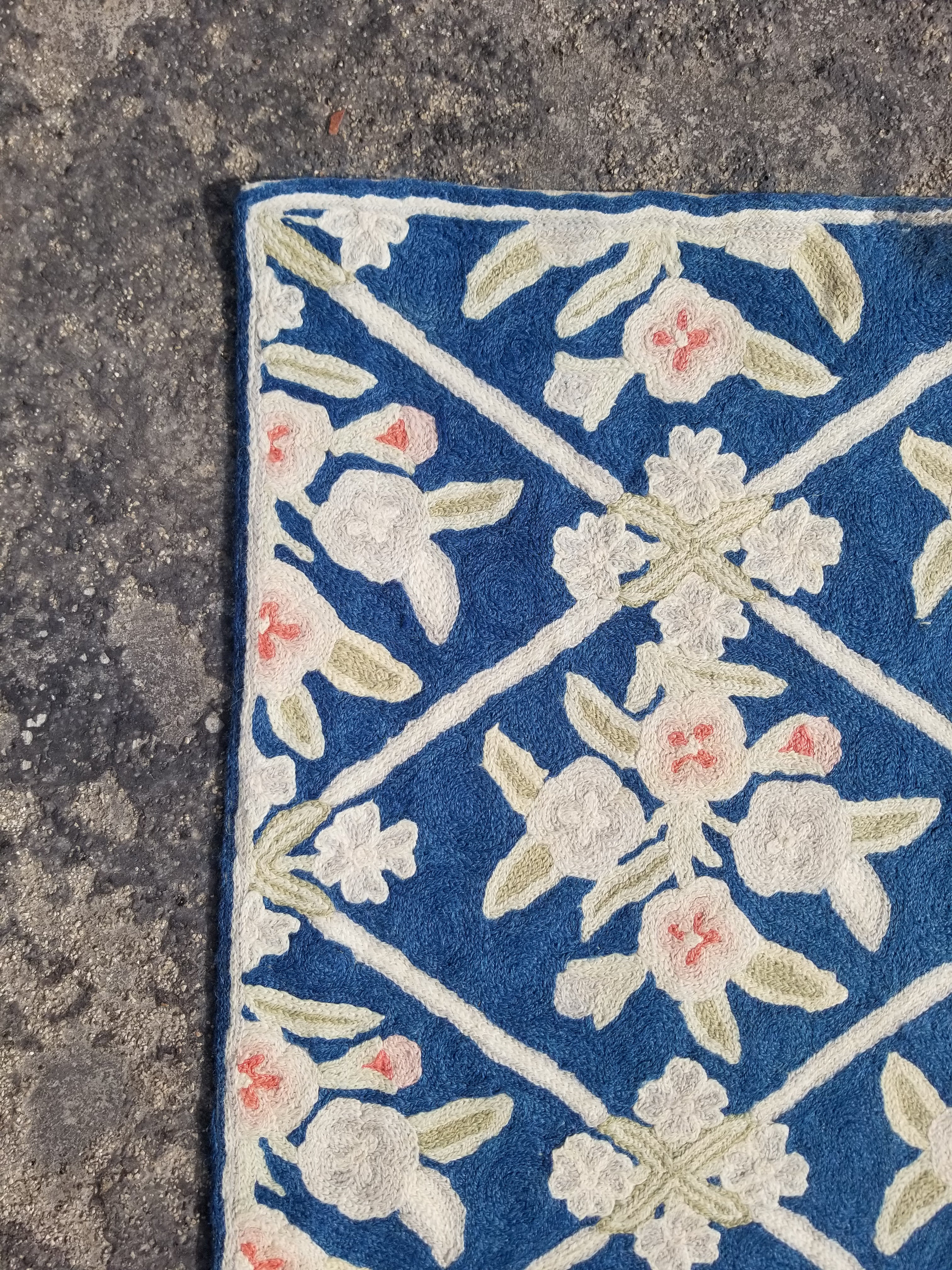 Vintage Handmade Kashmiri Floral Chain-Stitch Decor Wool Rug 34x24in