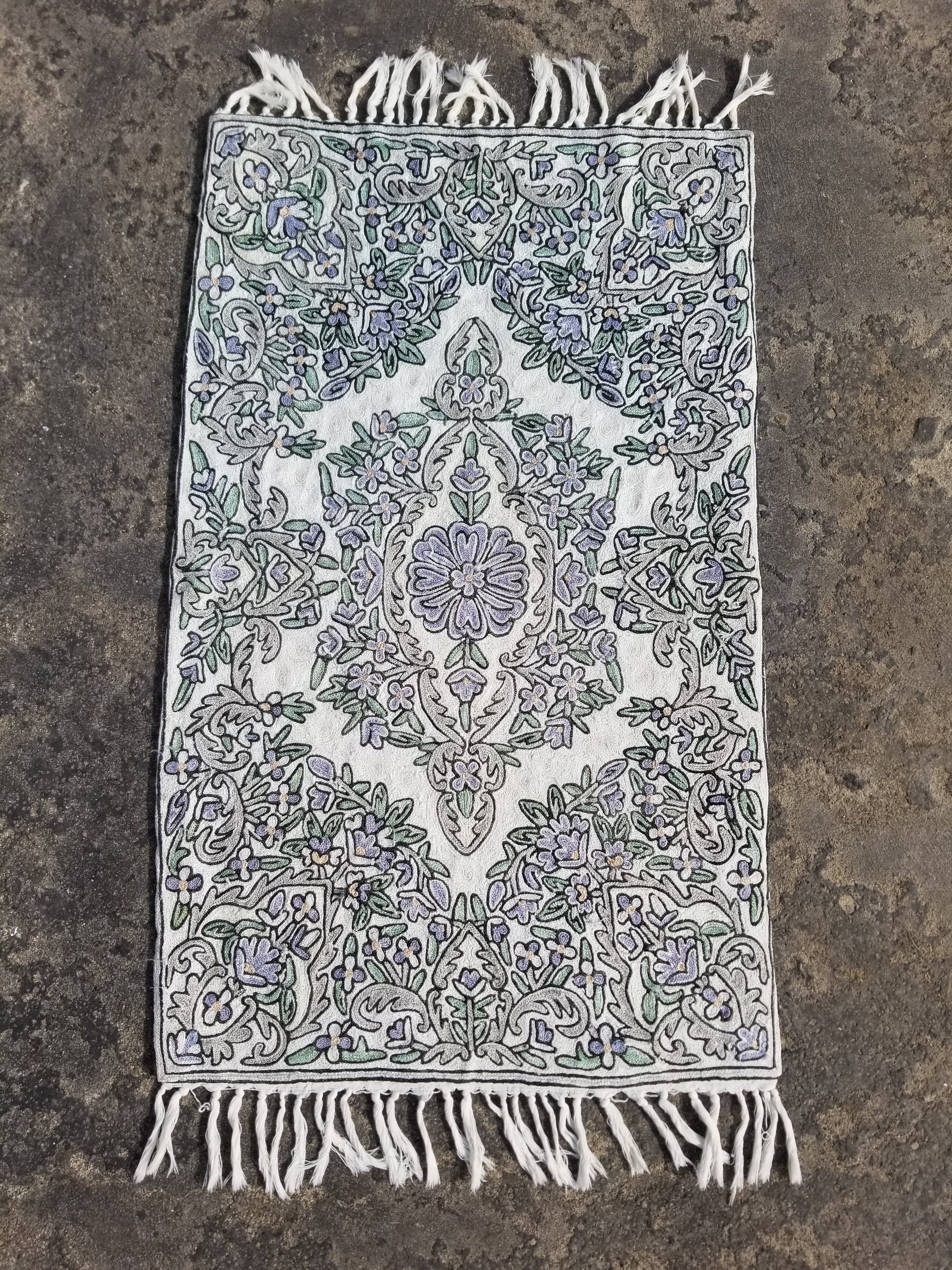 Vintage Handmade Kashmiri Botanical Chain-Stitch Decor Silk Rug 33x22in
