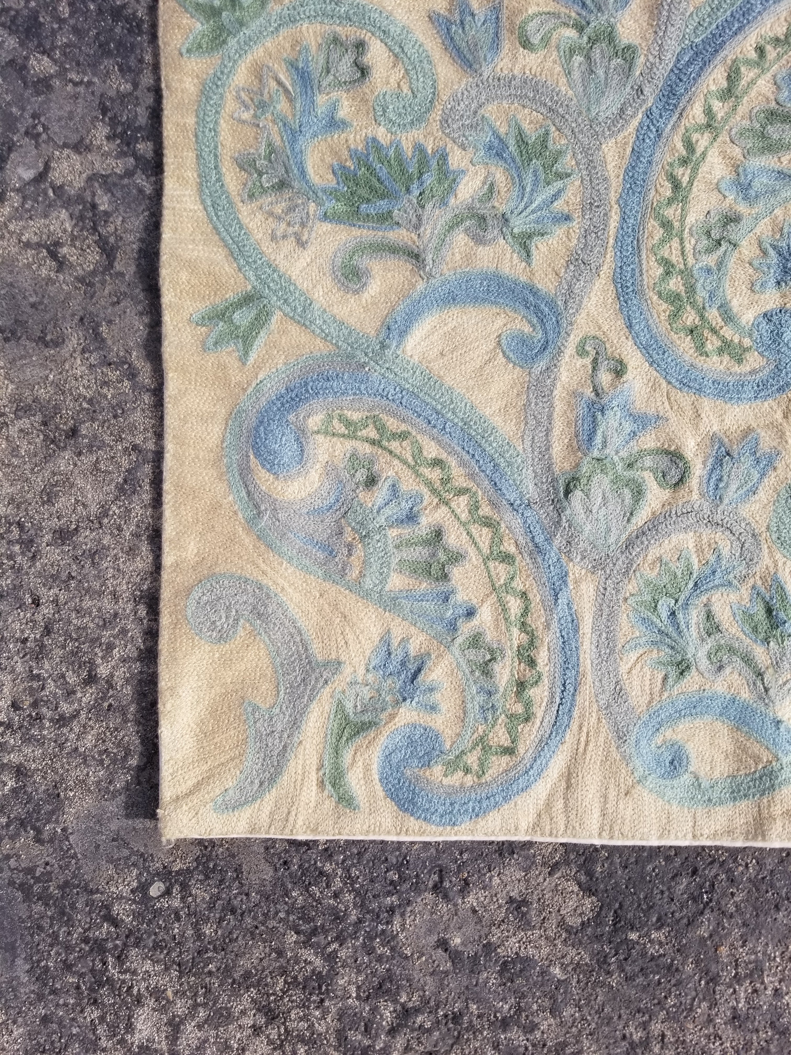 Vintage Handmade Kashmiri Paisley Chain-Stitch Decor Wool Rug 35x25in
