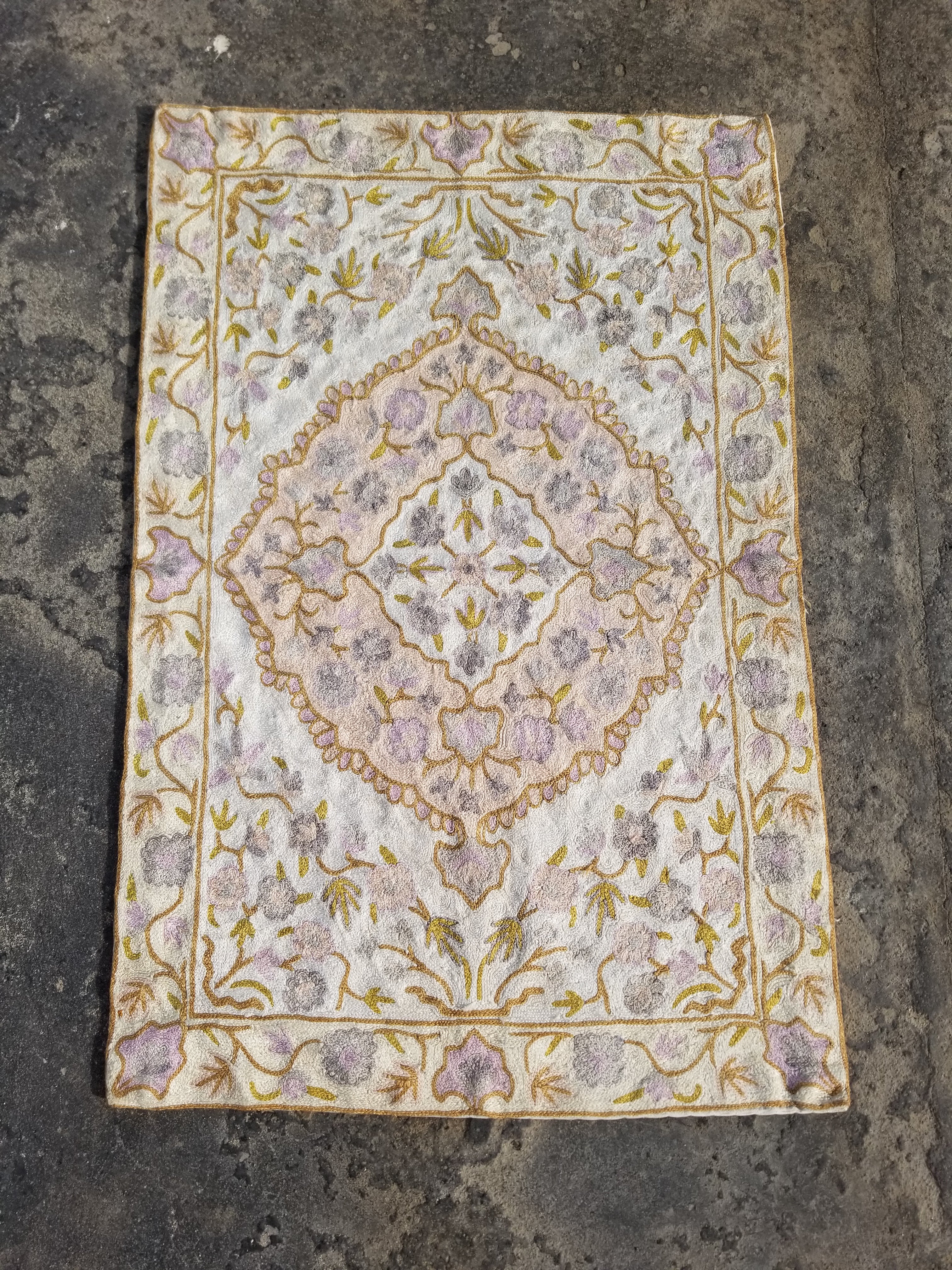 Vintage Handmade Kashmiri Floral Chain-Stitch Decor Silk Rug 34x22in