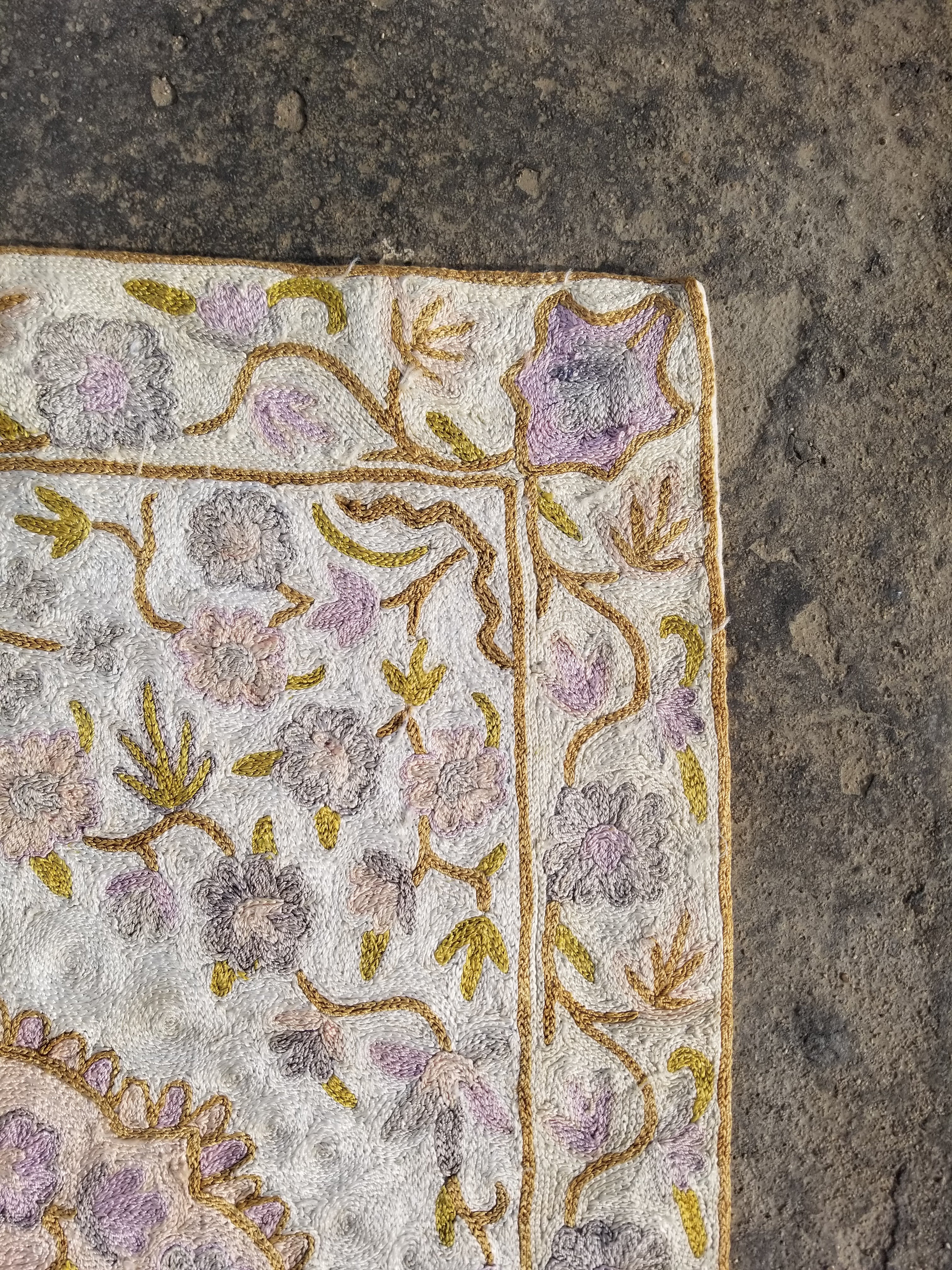 Vintage Handmade Kashmiri Floral Chain-Stitch Decor Silk Rug 34x22in