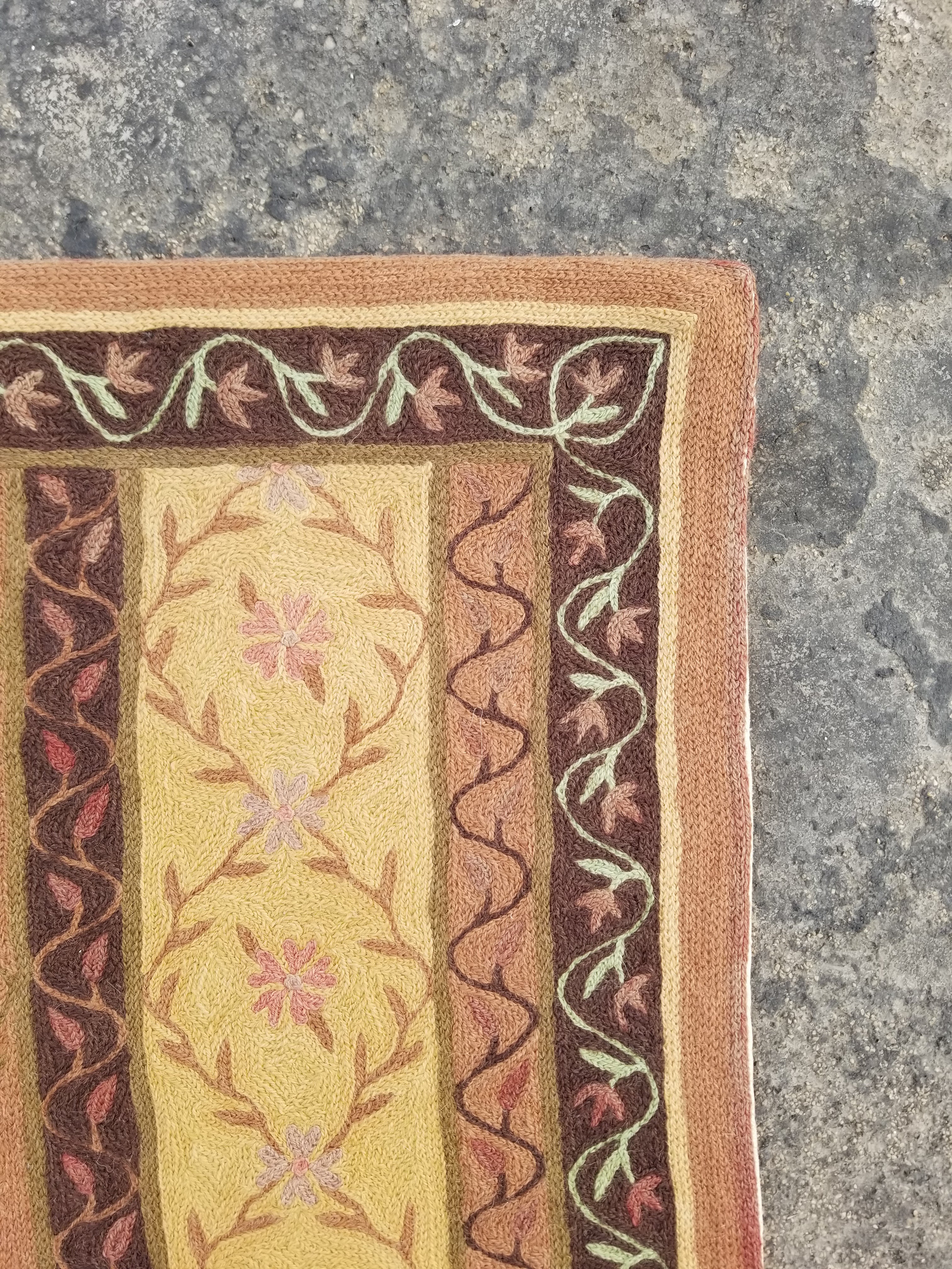 Vintage Handmade Kashmiri Floral Chain-Stitch Decor Wool Tapestry Rug 91x86cm