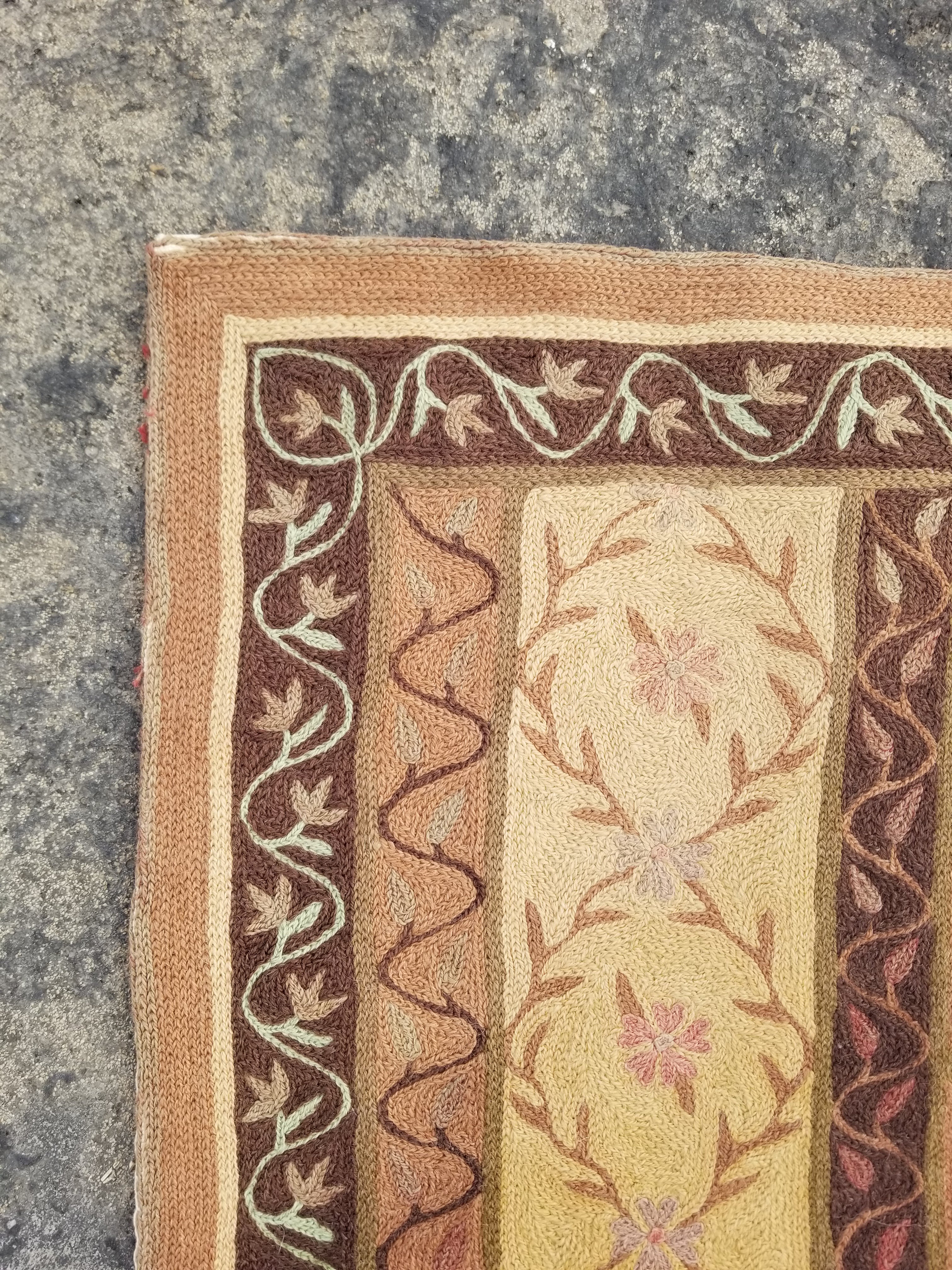 Vintage Handmade Kashmiri Floral Chain-Stitch Decor Wool Tapestry Rug 91x86cm